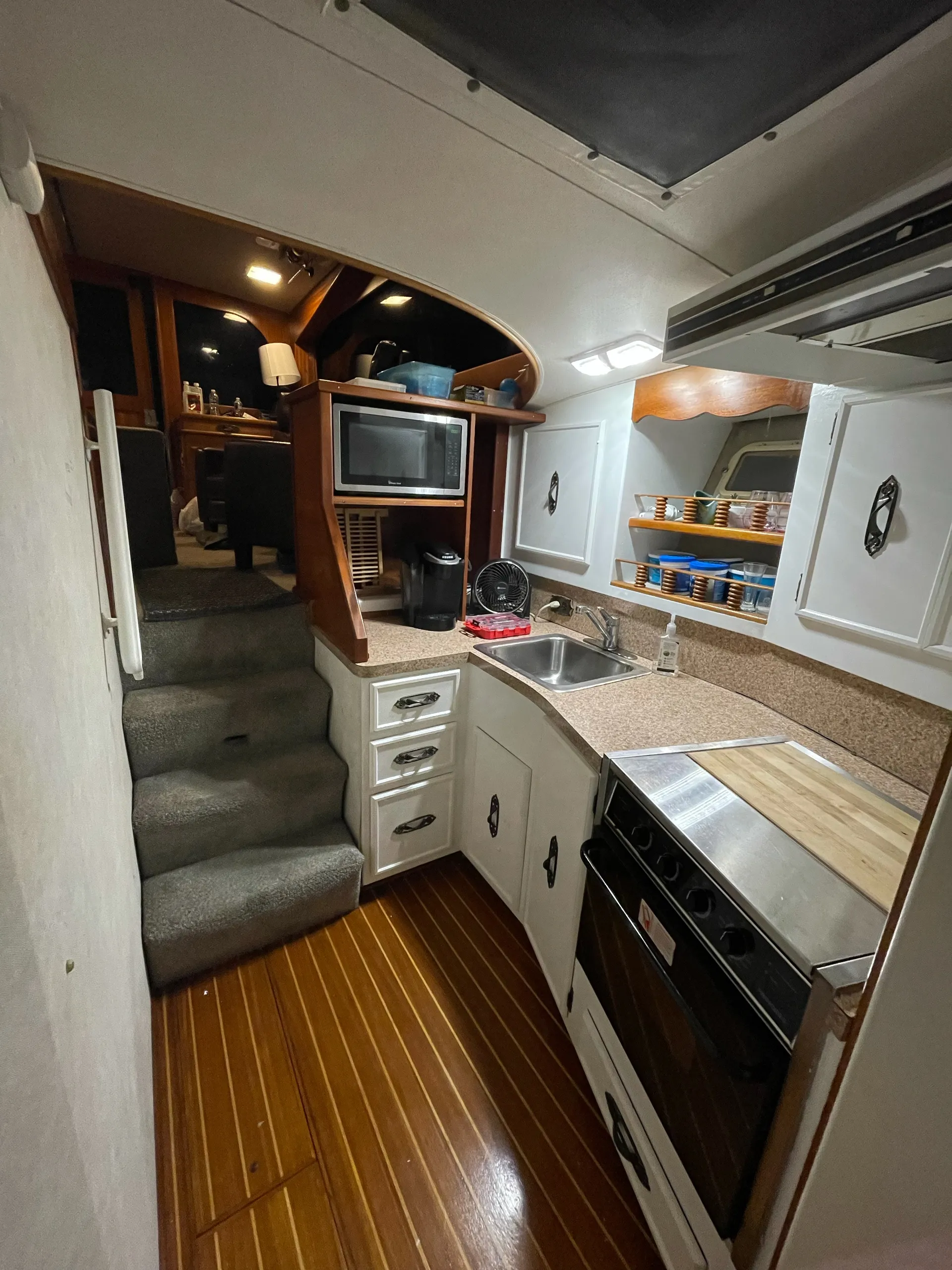 Post Marine 42 Fisher/Cruiser in Virginia Beach, VA — photo 7