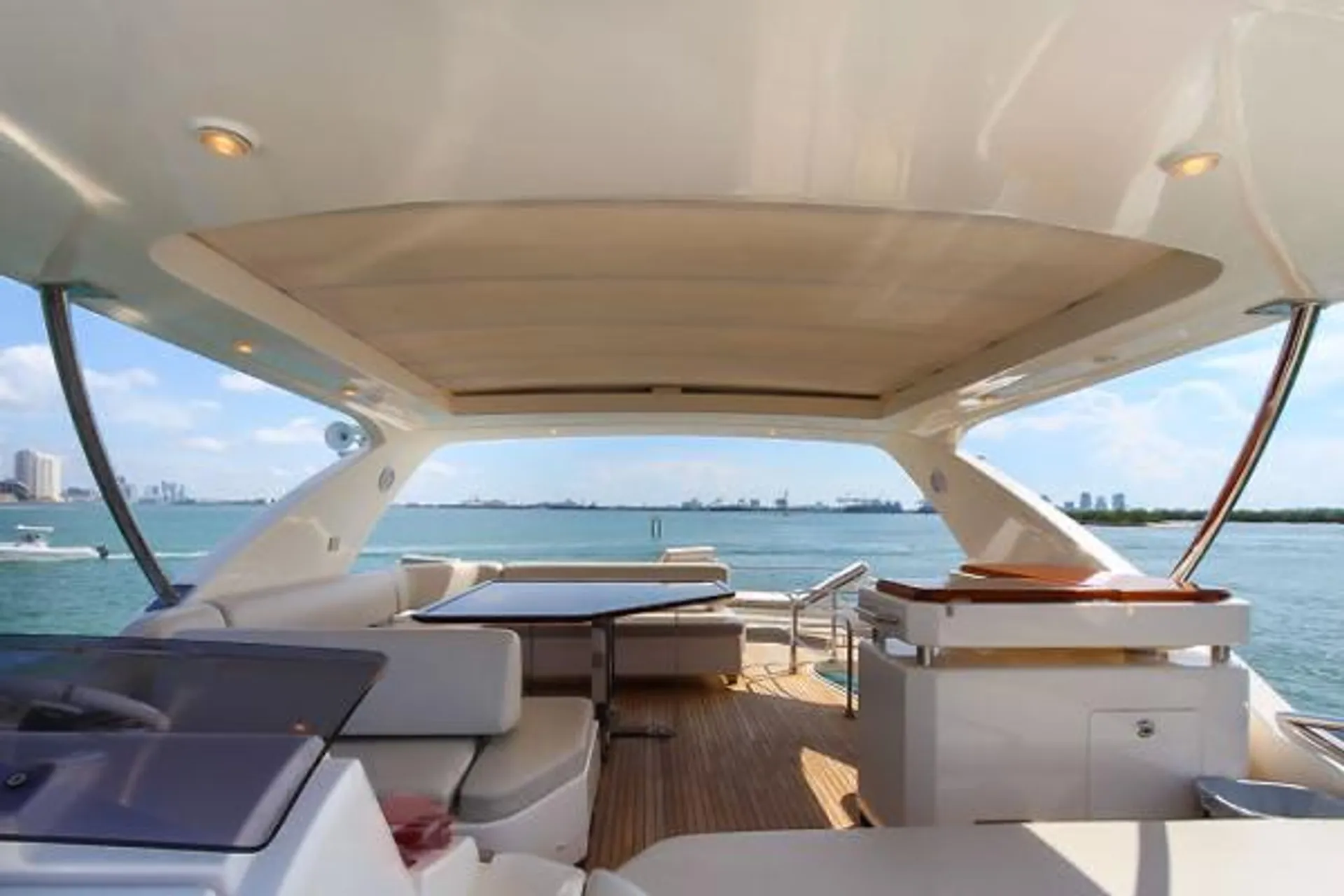 Azimut Yachts 70ft in Miami, FL — photo 4