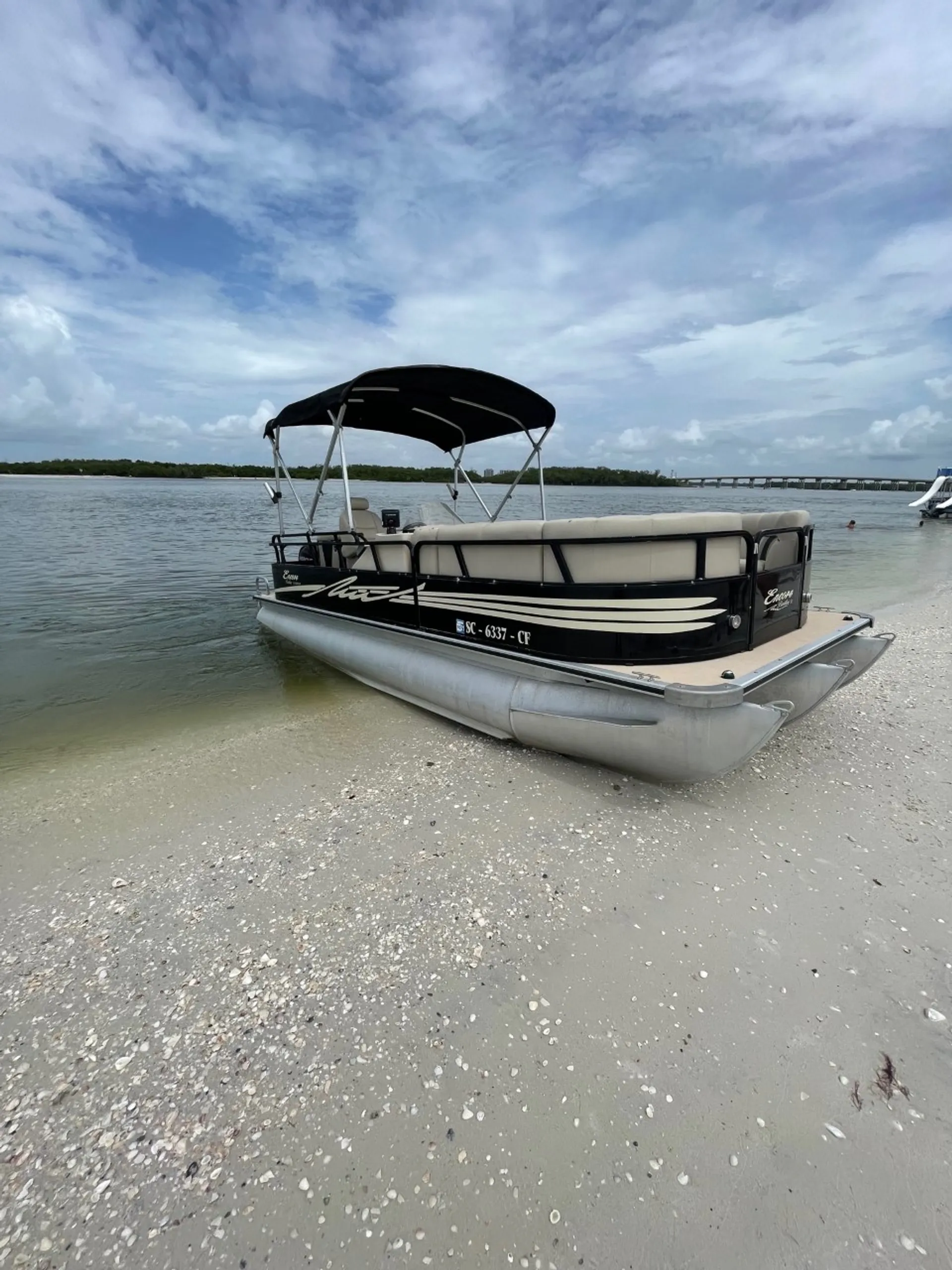 Encore Bentley Encore Bentley 223 Cruise Tri-Toon in Fort Myers Beach, FL — photo 2