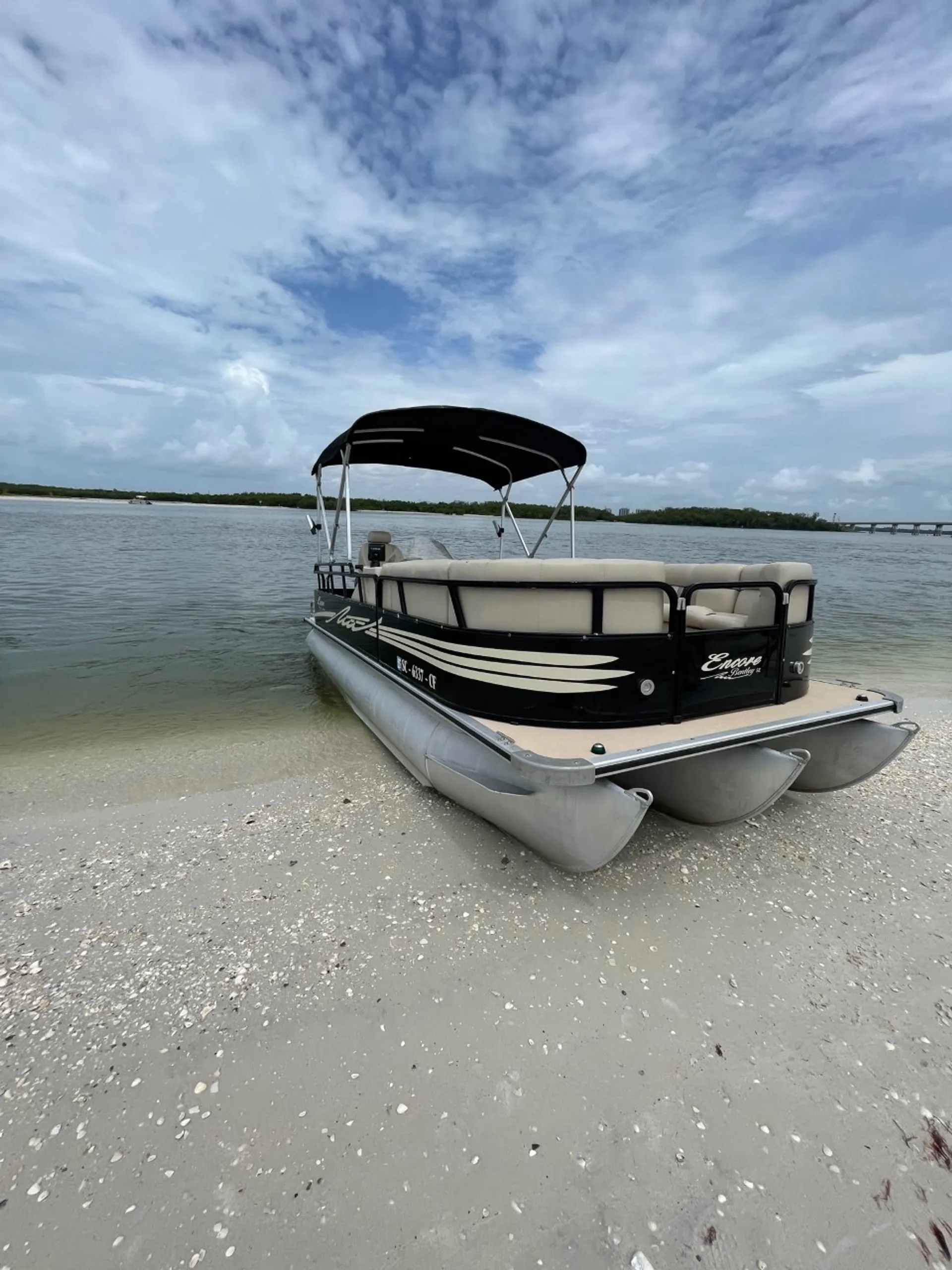 Encore Bentley Encore Bentley 223 Cruise Tri-Toon in Fort Myers Beach, FL — photo 7