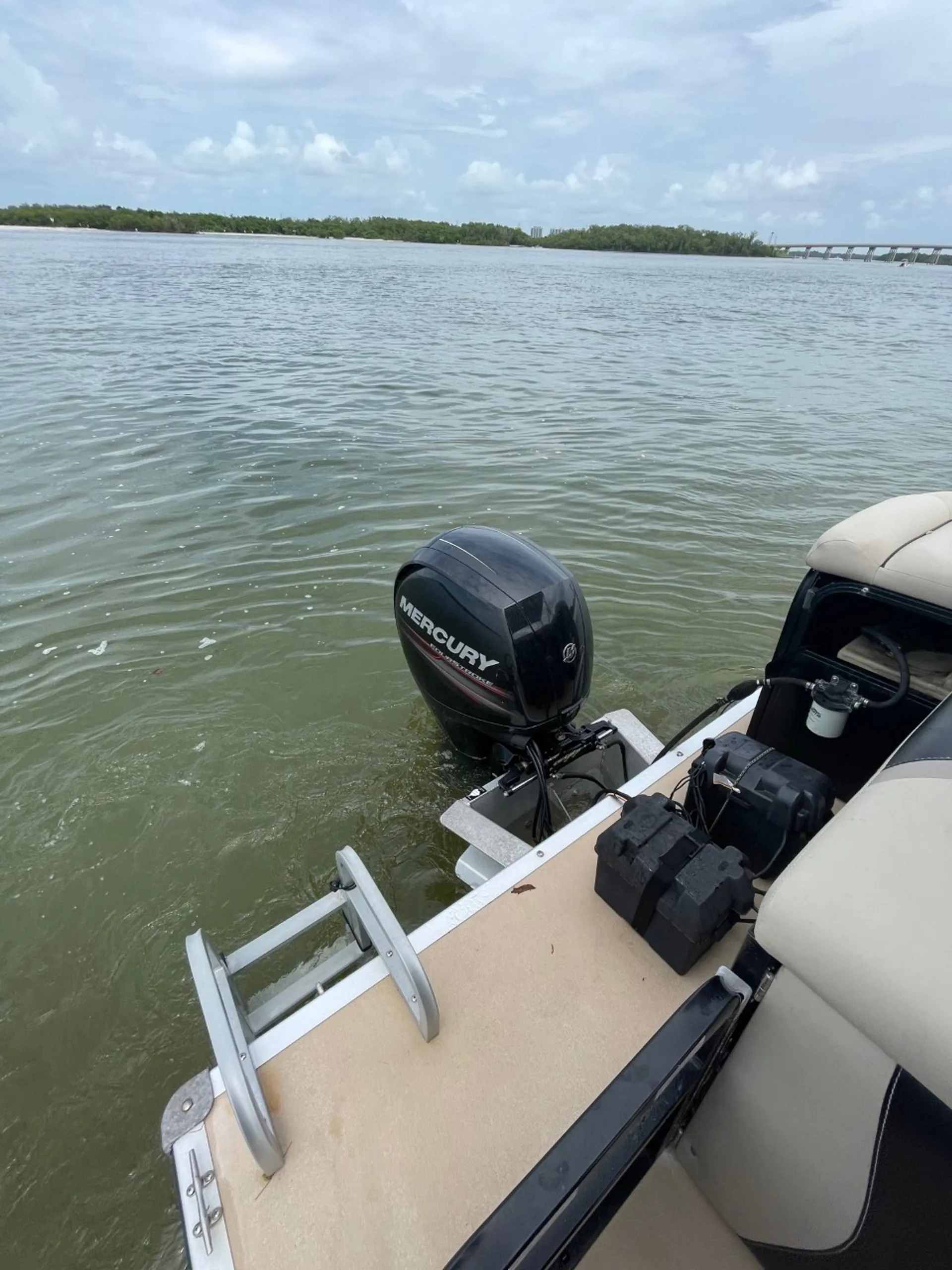 Encore Bentley Encore Bentley 223 Cruise Tri-Toon in Fort Myers Beach, FL — photo 8