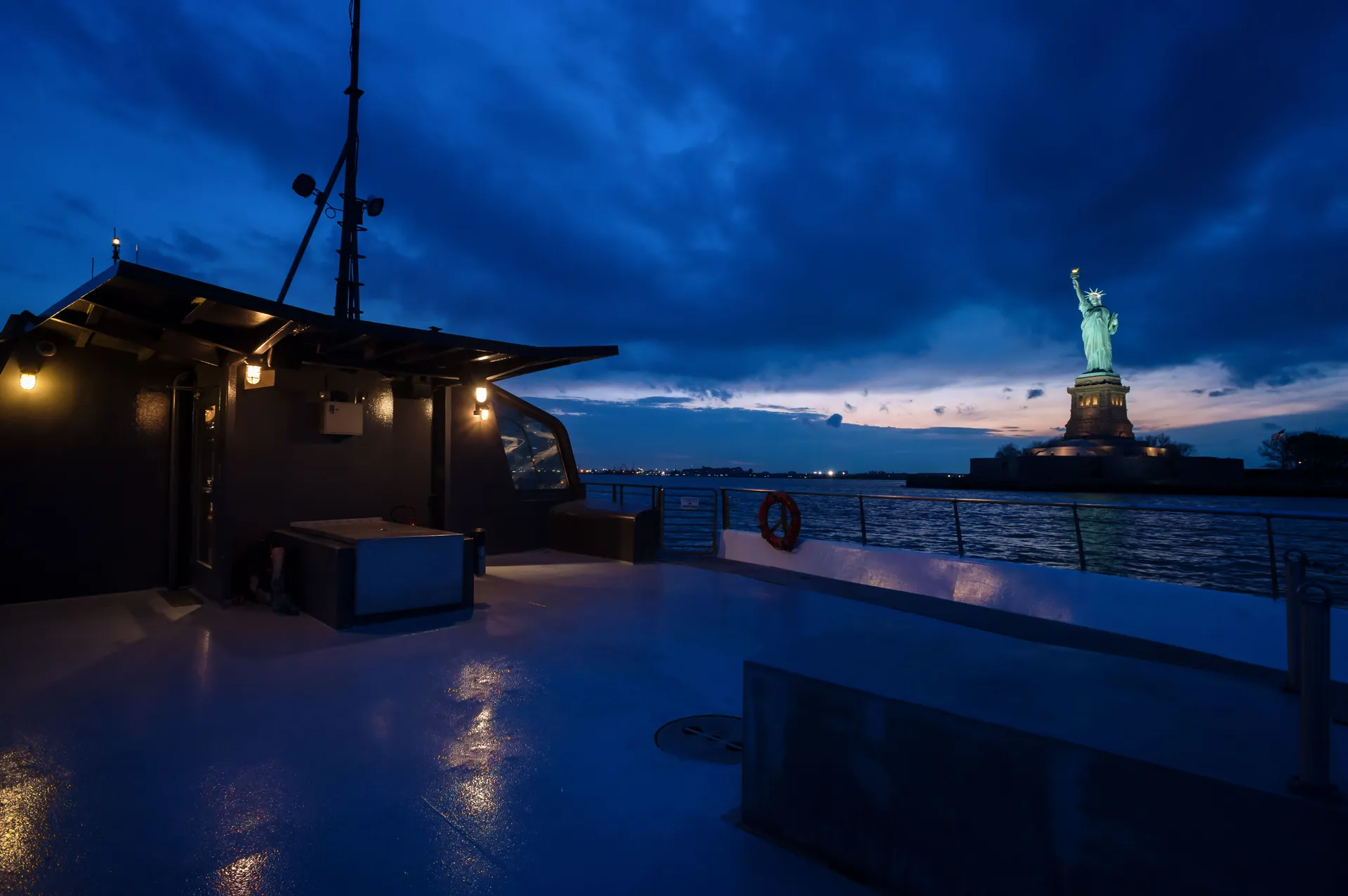 Bateaux New York  Vessel in New York, NY — photo 7