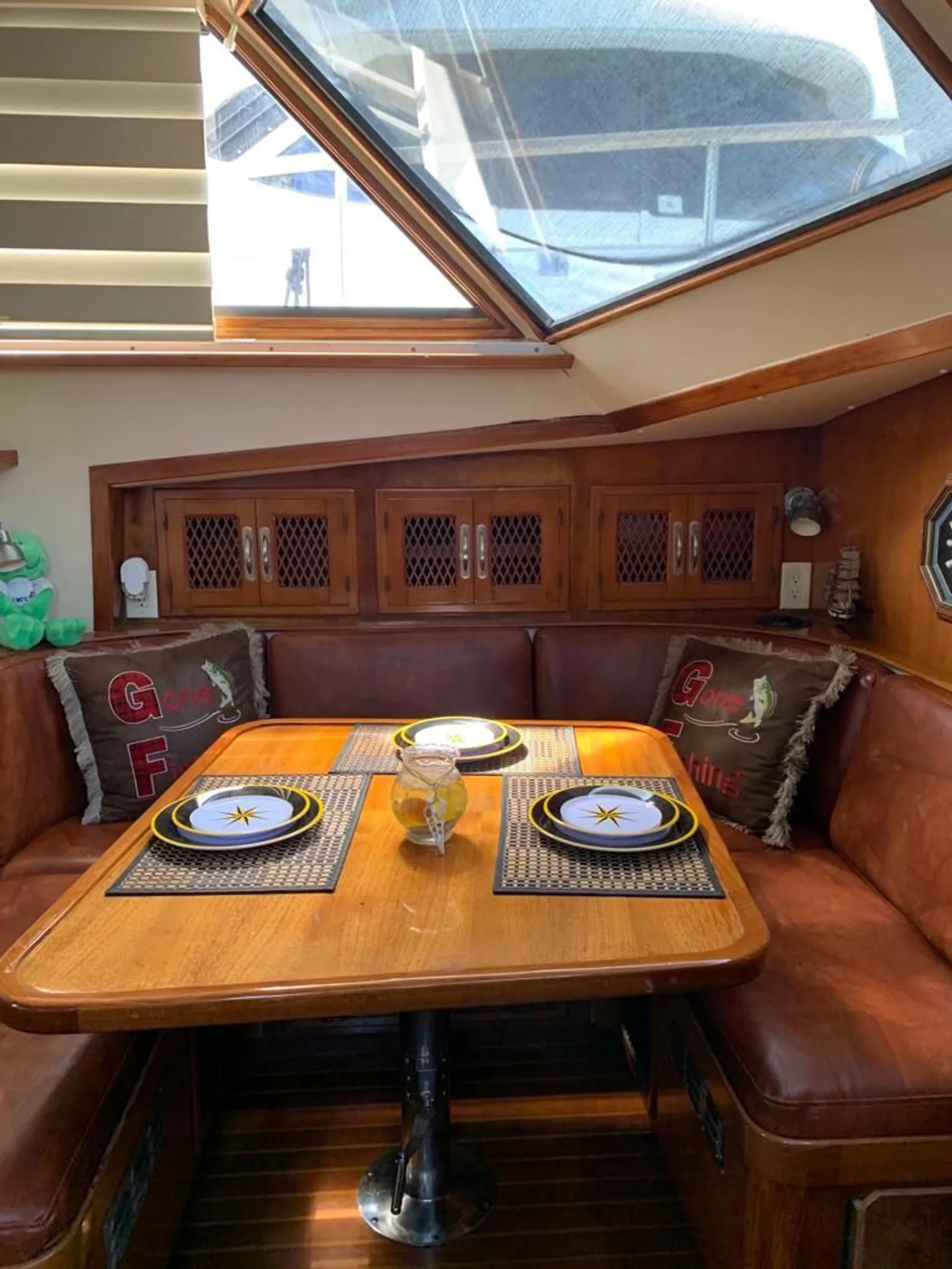 Symbol 51' Motor Yacht in North Bay Village, FL — photo 3