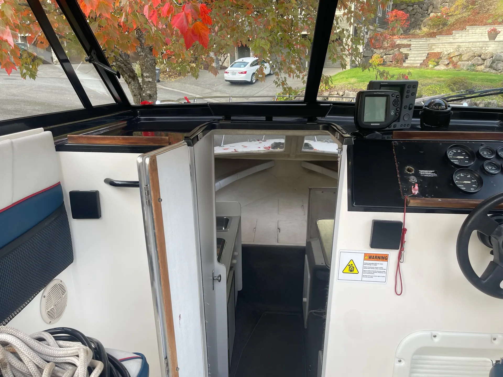 Bayliner 2452 Classic Express in Des Moines, WA — photo 9