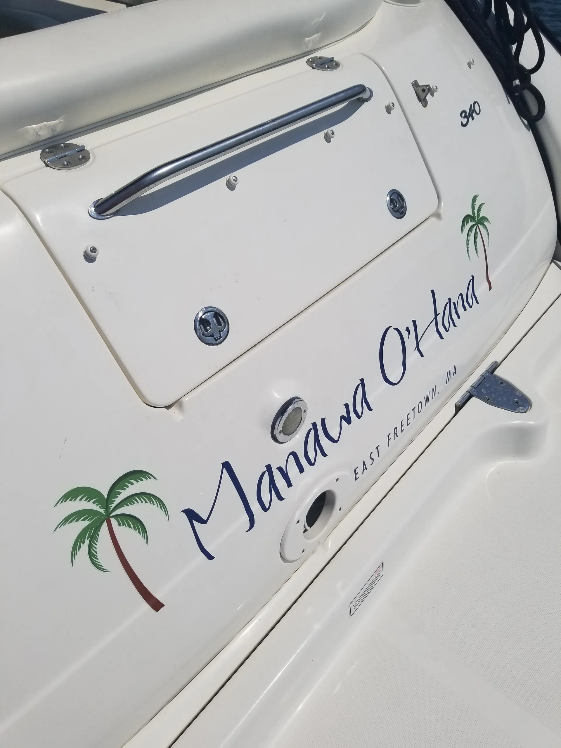 Sea Ray Boats 340 Sundancer in Fall River, MA — photo 3