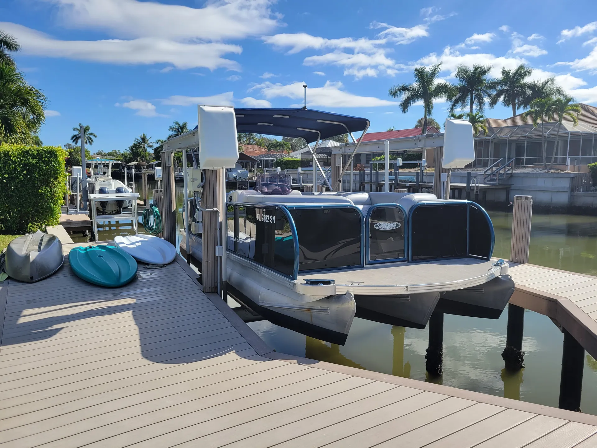 Aloha 23 Tropical Bimini in Naples, FL — photo 2