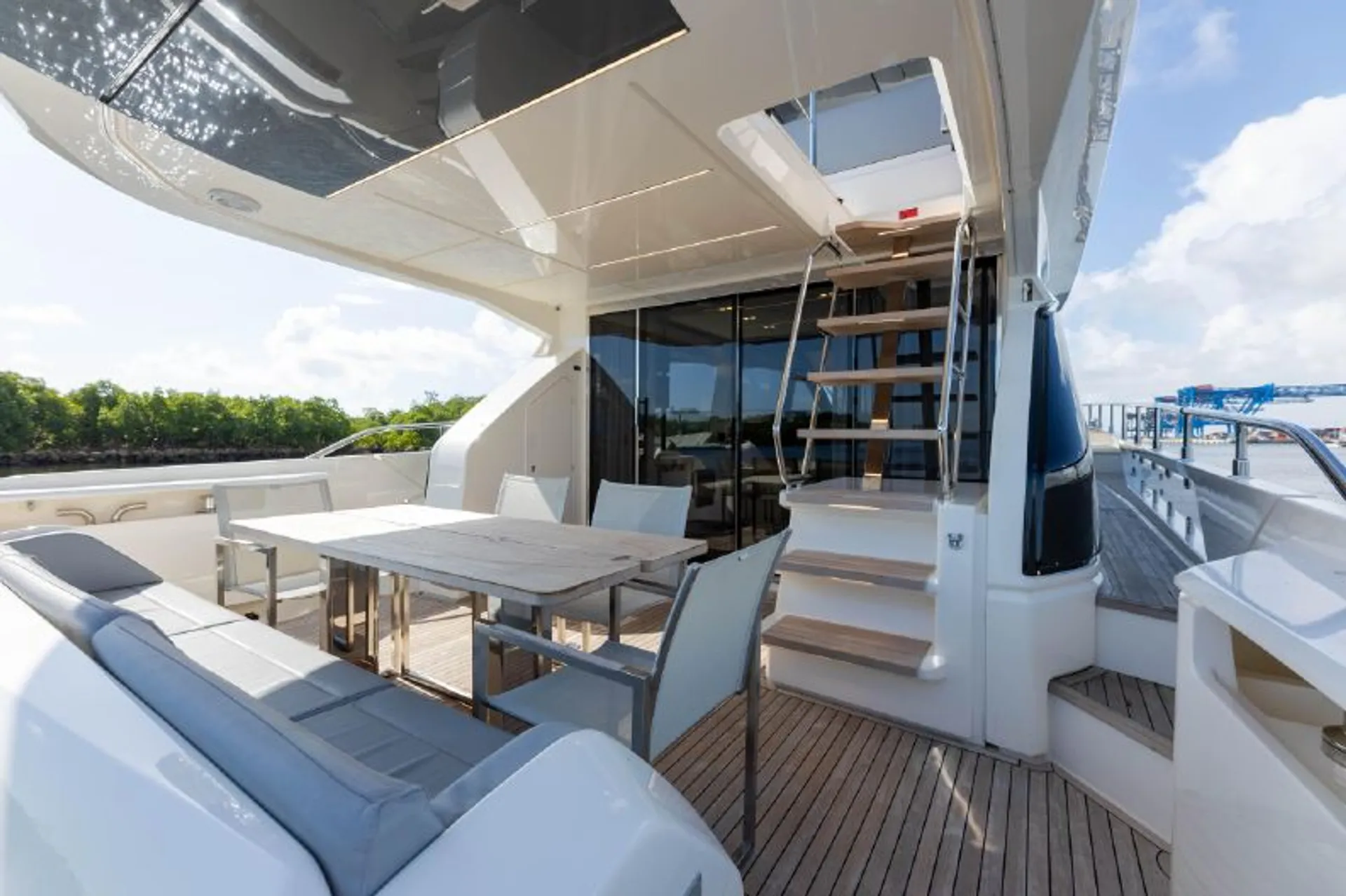 Ferretti F670 in Miami, FL — photo 4