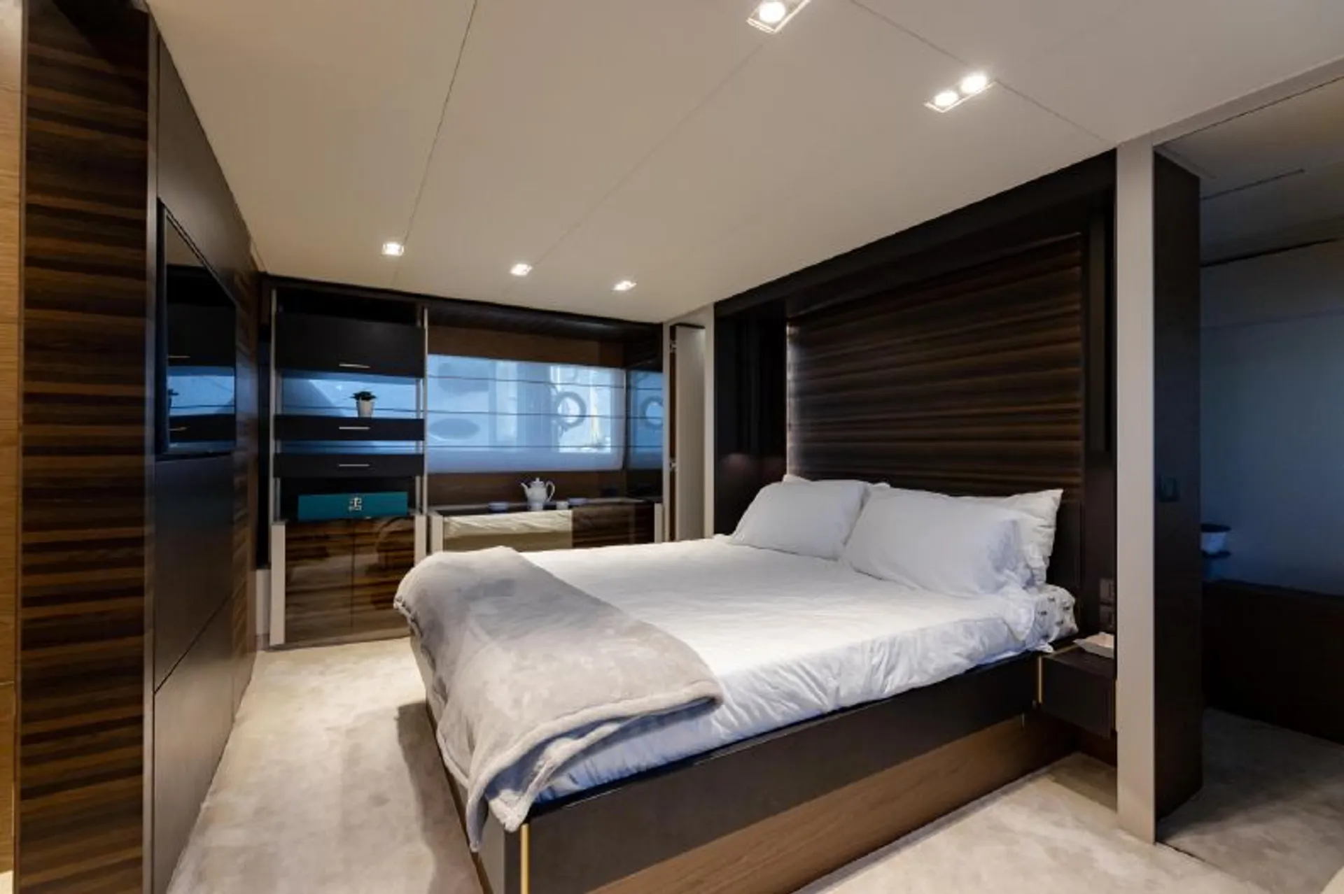 Ferretti F670 in Miami, FL — photo 8