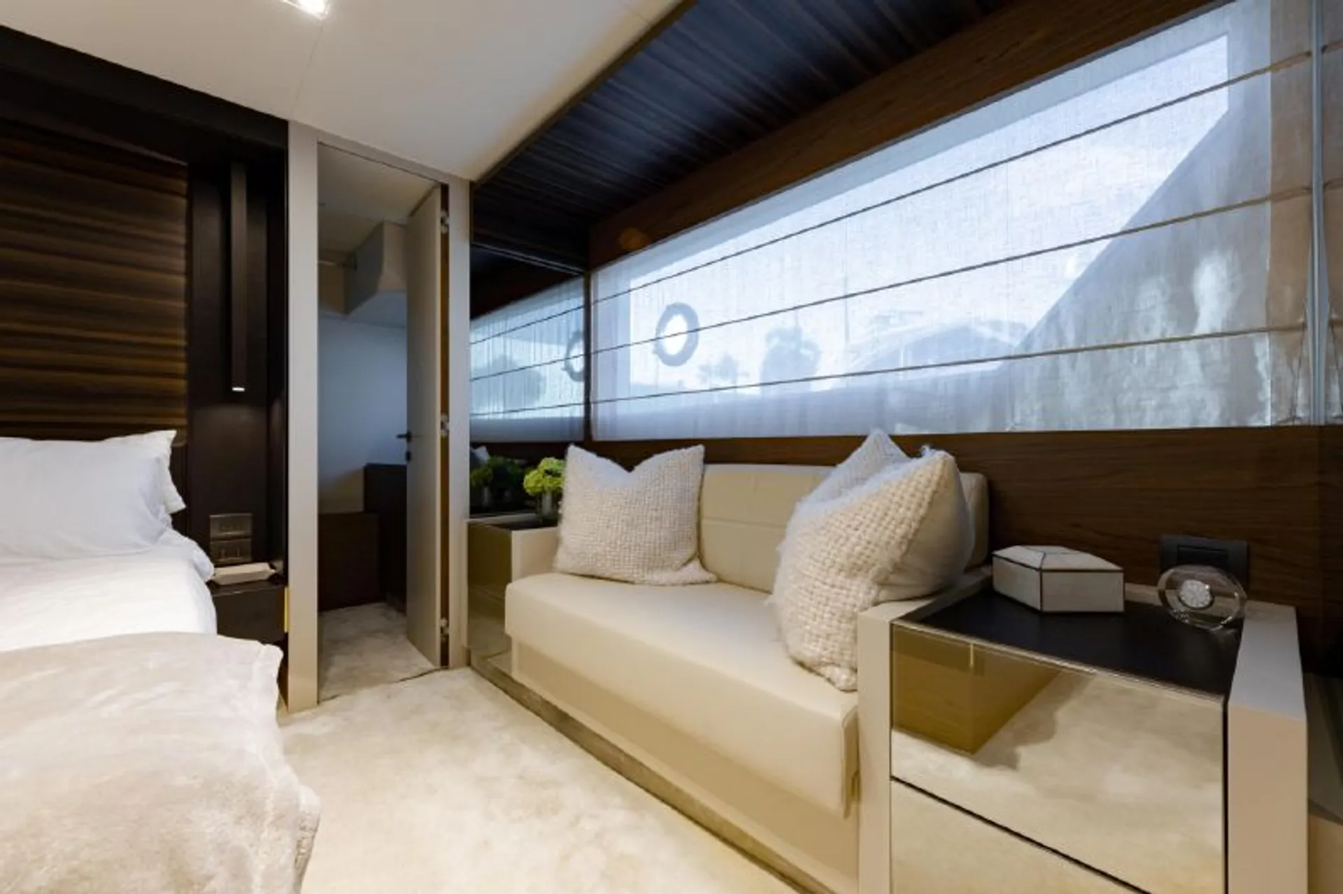 Ferretti F670 in Miami, FL — photo 9