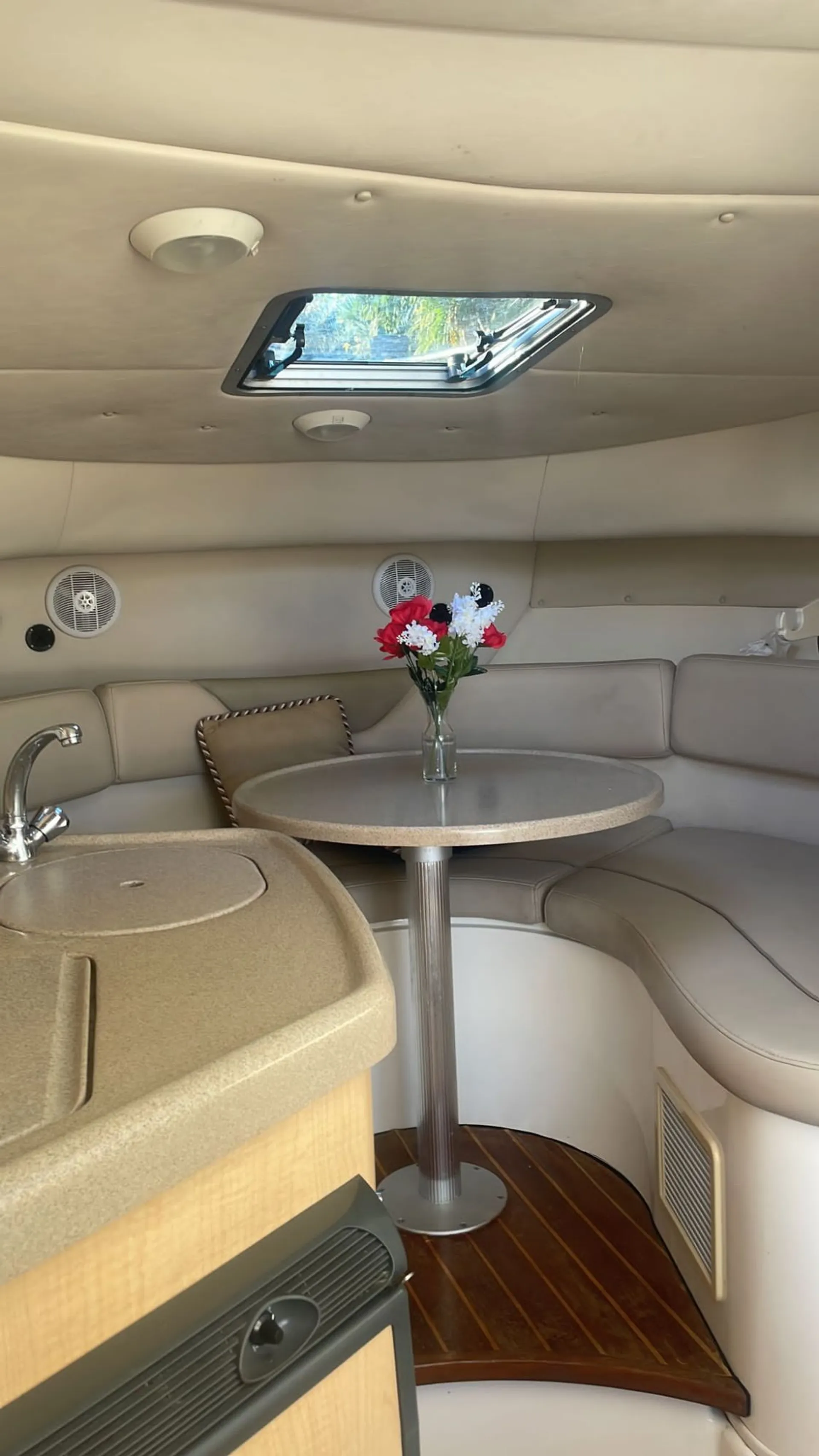 Boston Whaler 295 Conquest W/2-225HP in Miami, FL — photo 8