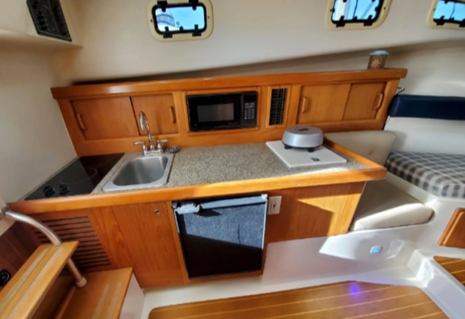 Gorgeous Mainship 30 Motoryacht - Downtown SF!