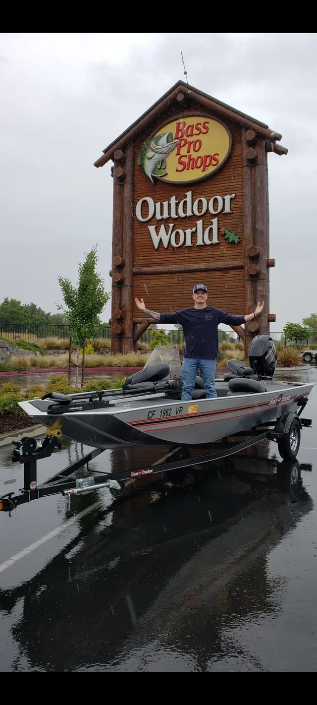 Rent a Tracker By Tracker Marine aluminum fishing in Auburn, CA near me