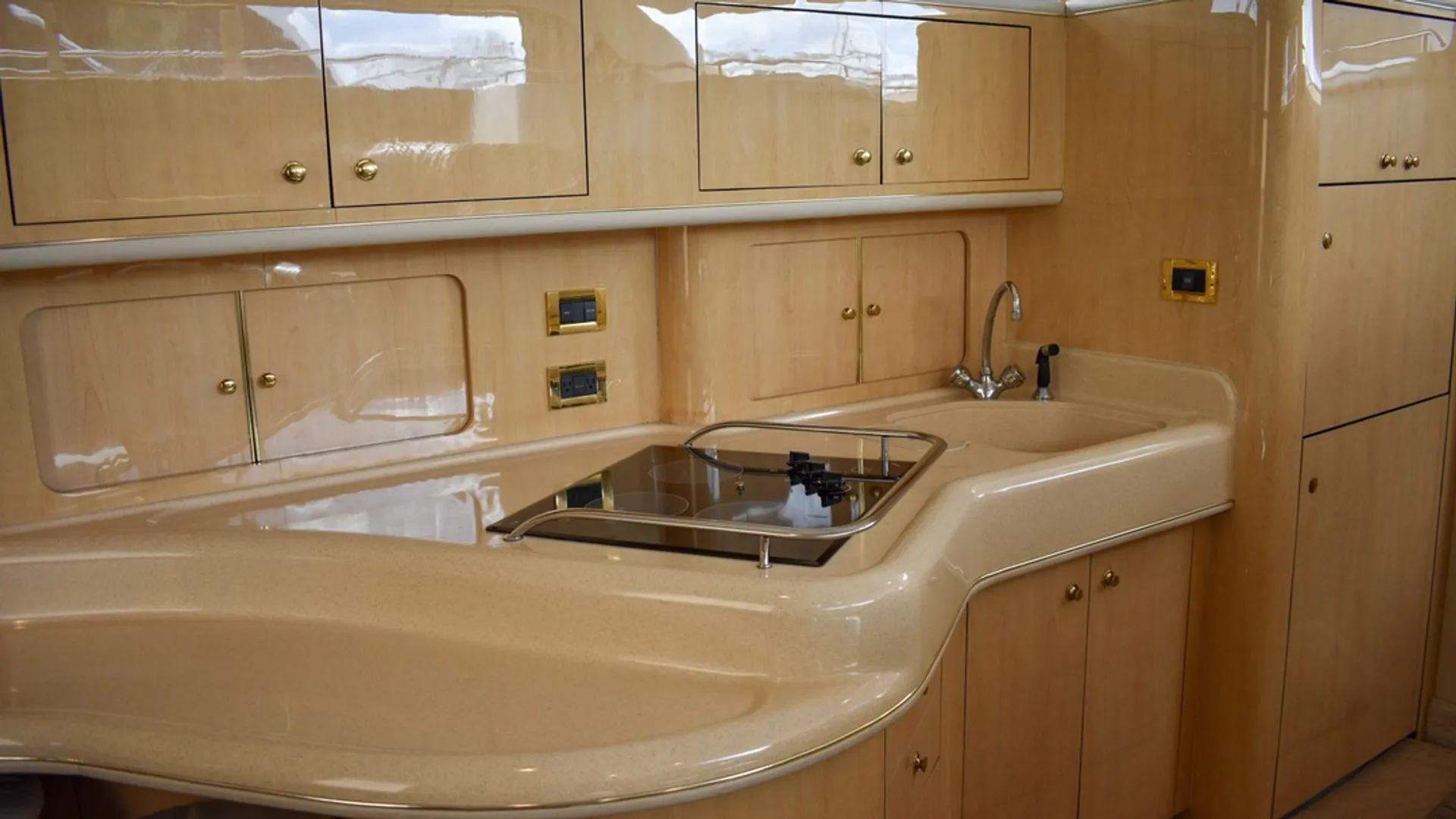 Sea Ray Express Bridge in St. Petersburg, FL — photo 6