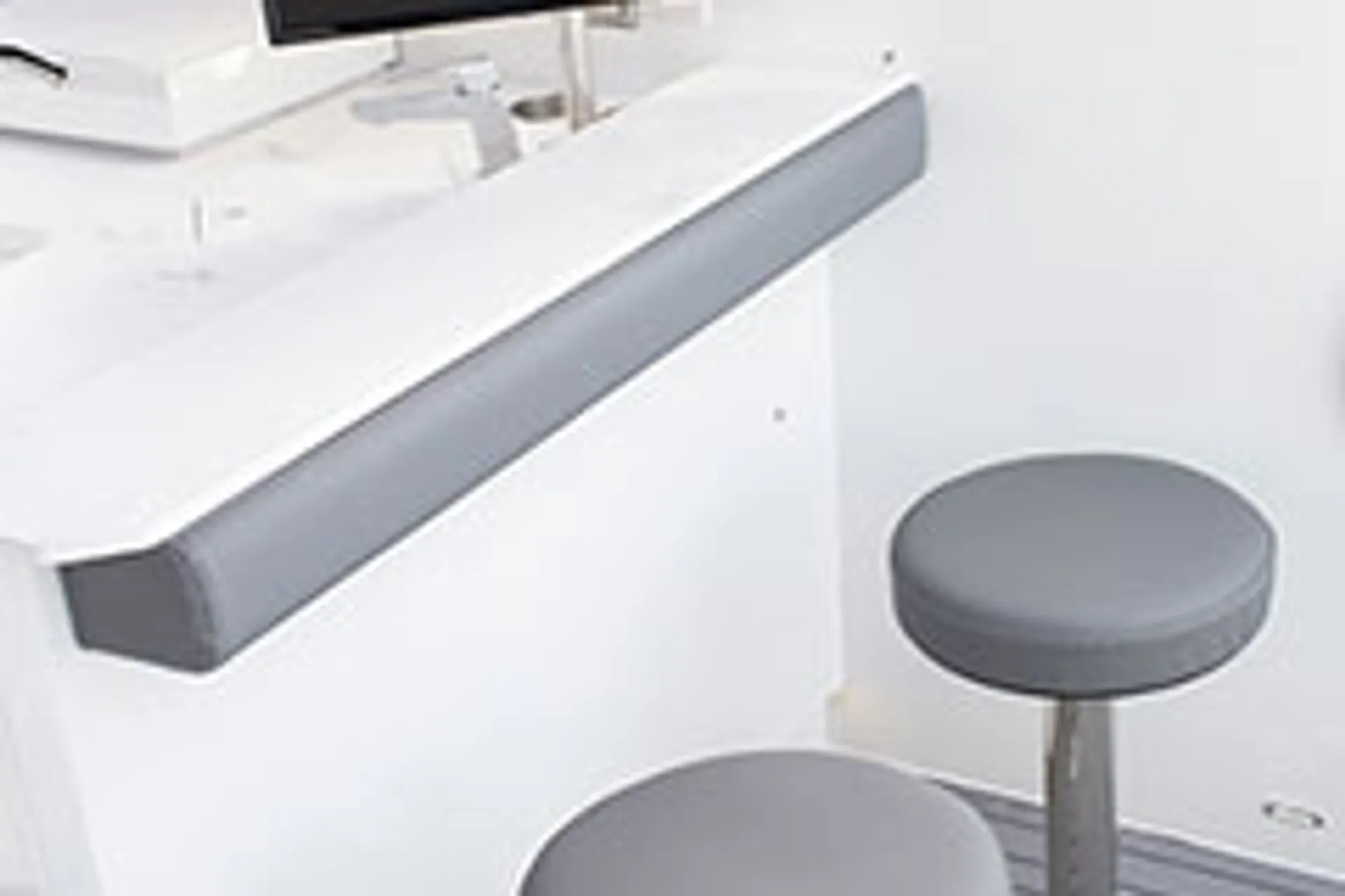 *Female Owned*-Manhattan #1 Luxury Yacht- 12 Passengers 