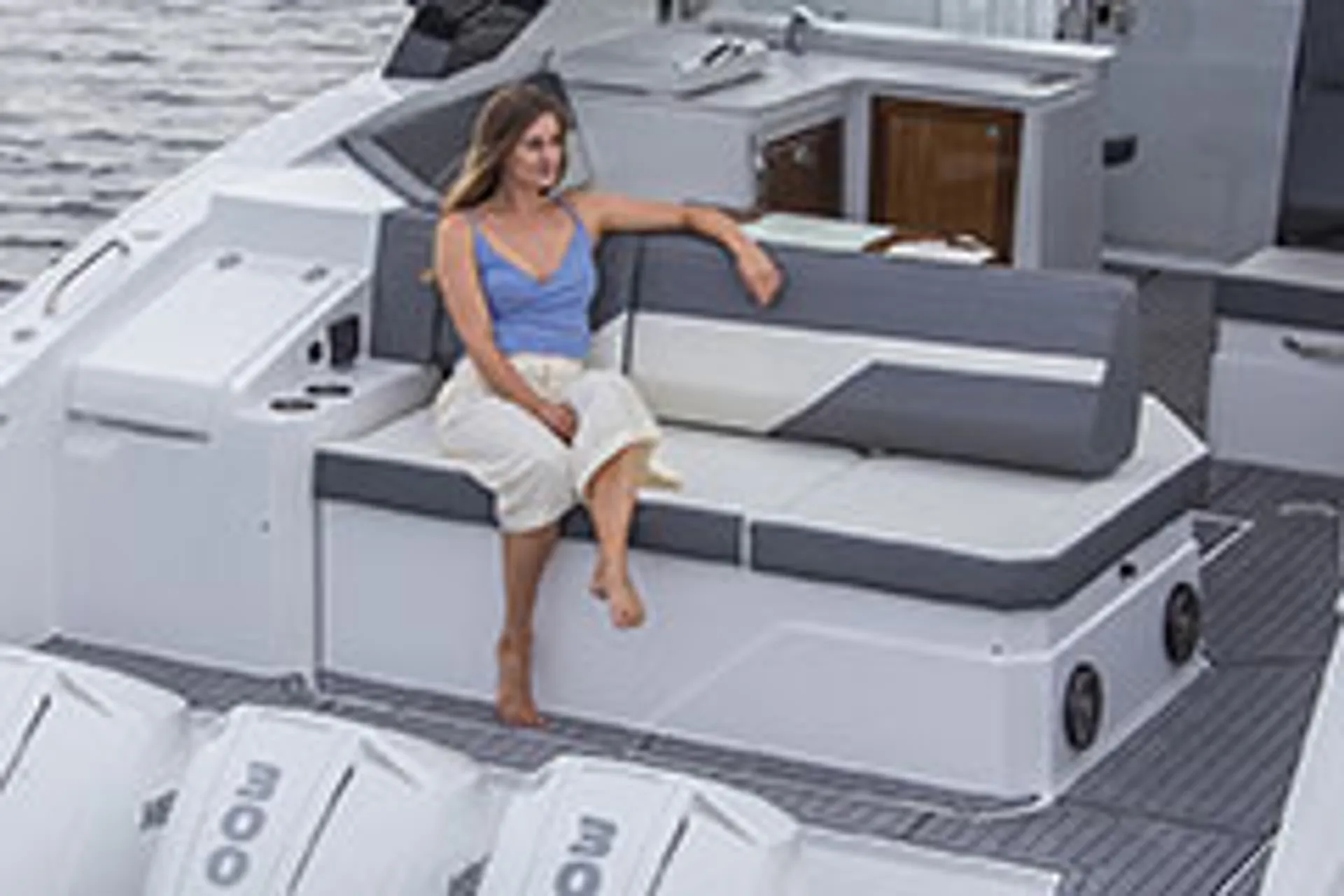 *Female Owned*-Manhattan #1 Luxury Yacht- 12 Passengers 