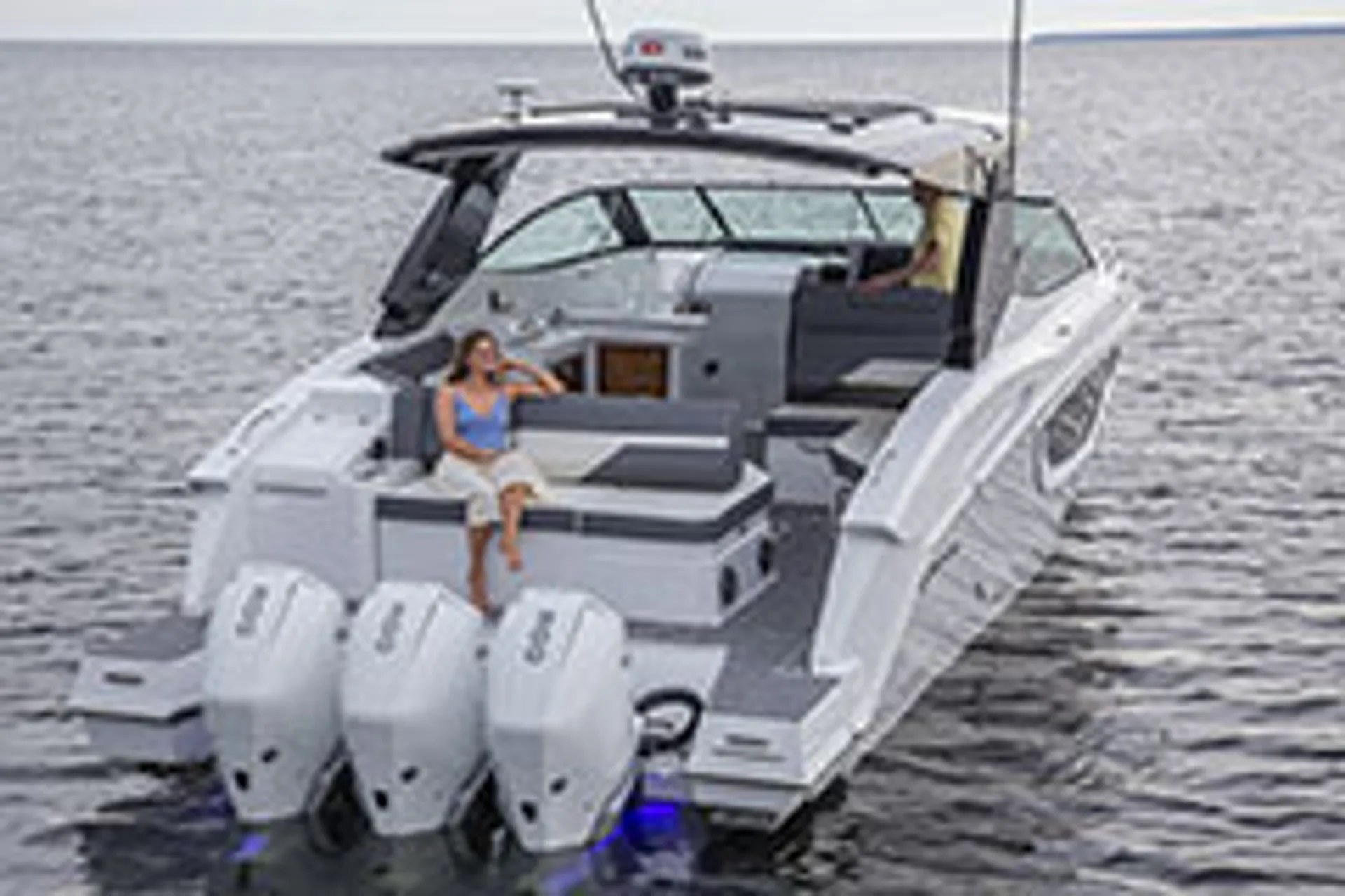 *Female Owned*-Manhattan #1 Luxury Yacht- 12 Passengers 