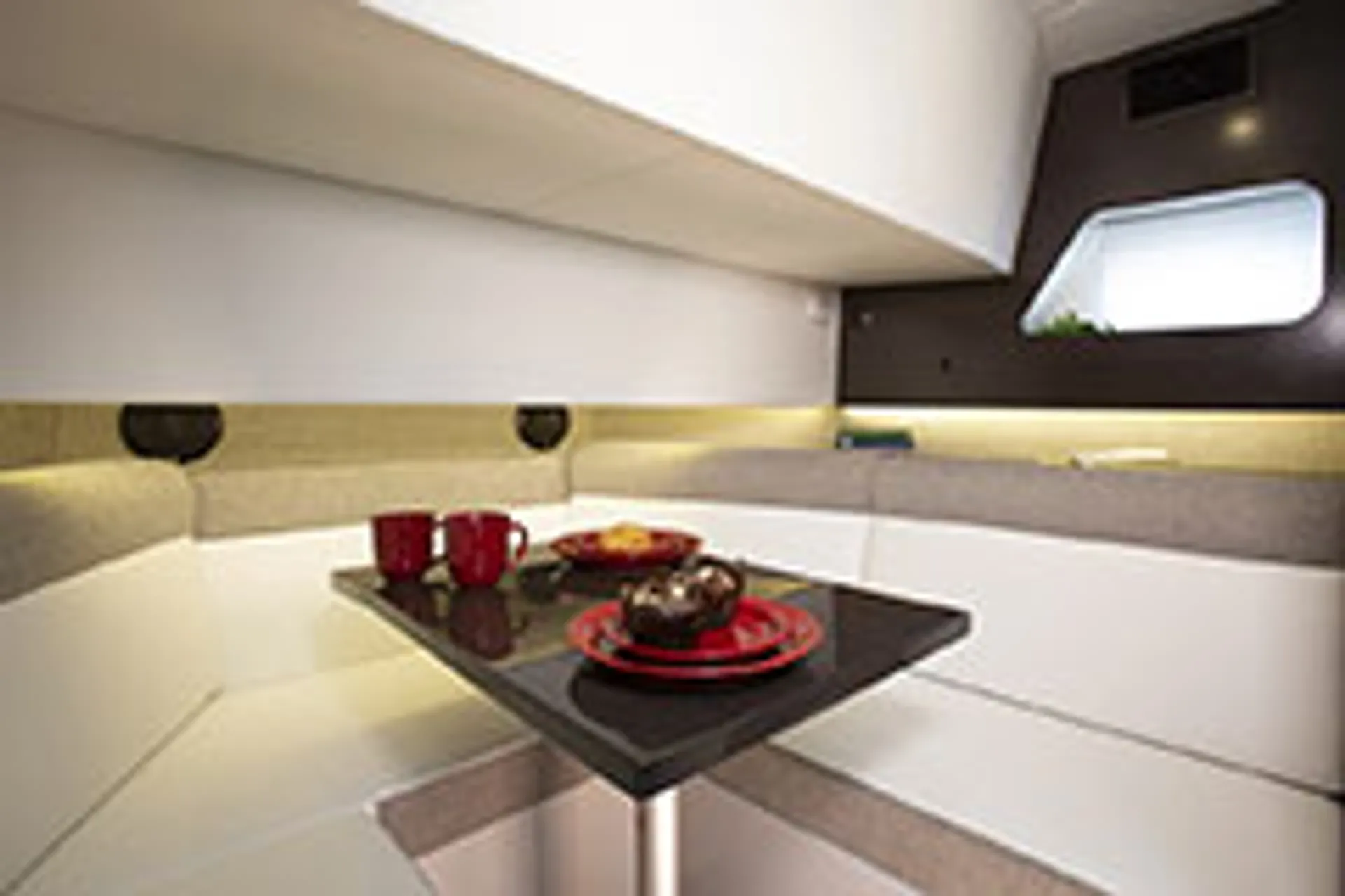 *Female Owned*-Manhattan #1 Luxury Yacht- 12 Passengers 