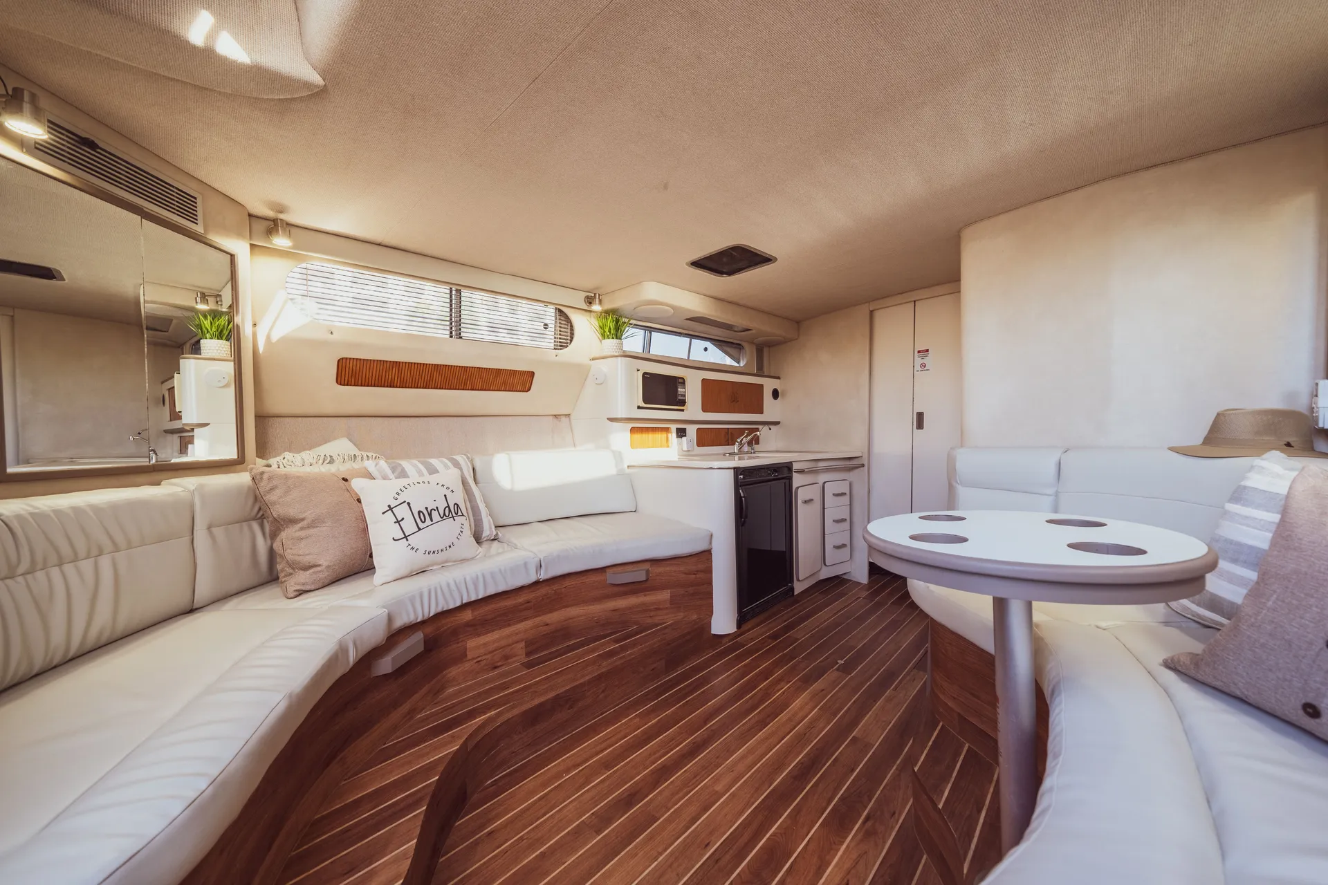 40ft Yacht w/ Captain&Flybridge, fuel included