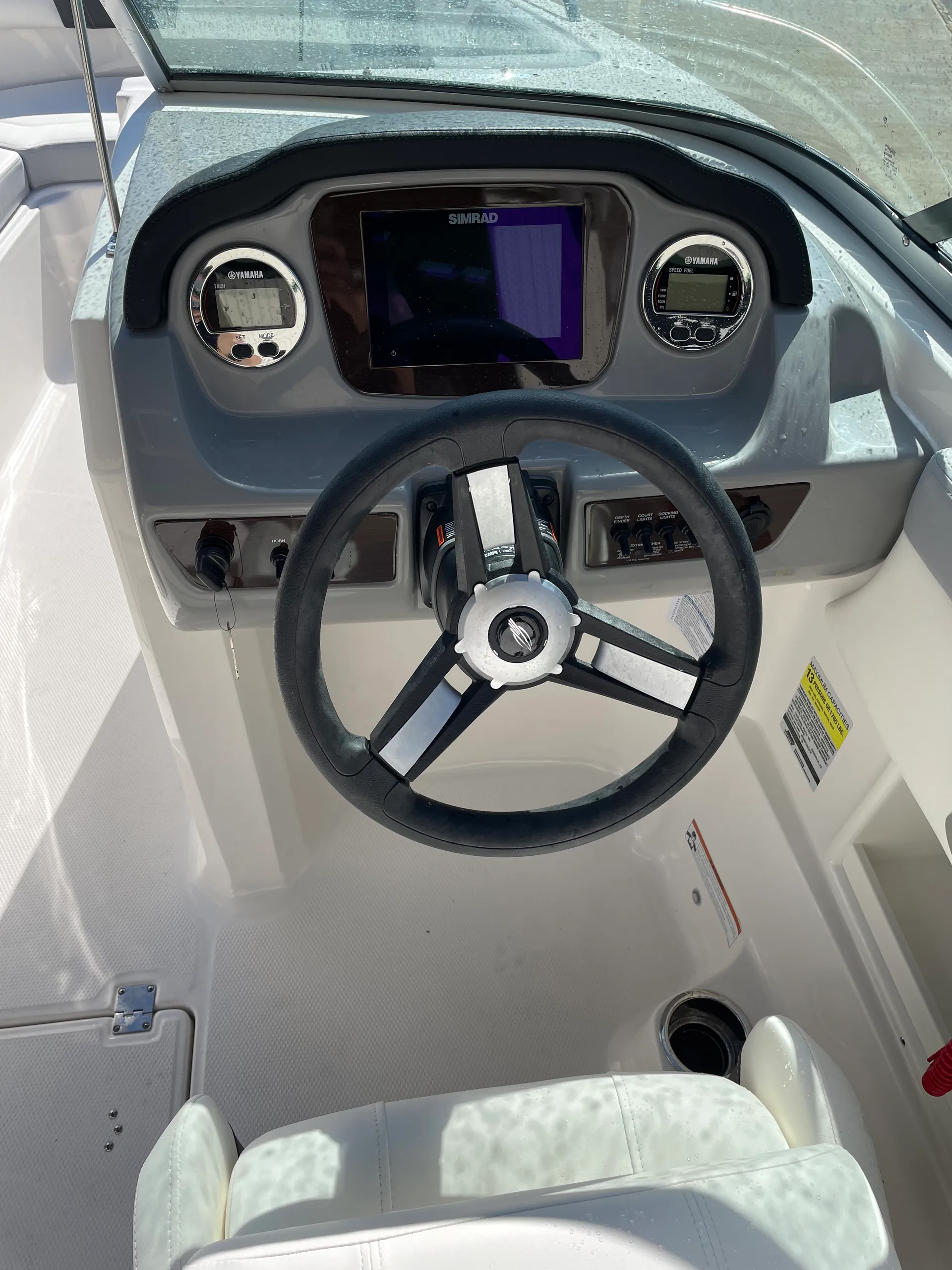 CHAPARRAL BOATS 23 SSI OB in Tarpon Springs, FL — photo 8