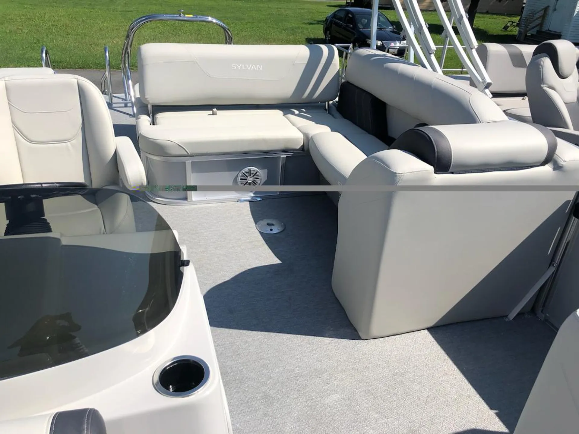 Sylvan Marine 8522 Mirage Fish-n-Cruise in South Haven, MN — photo 4