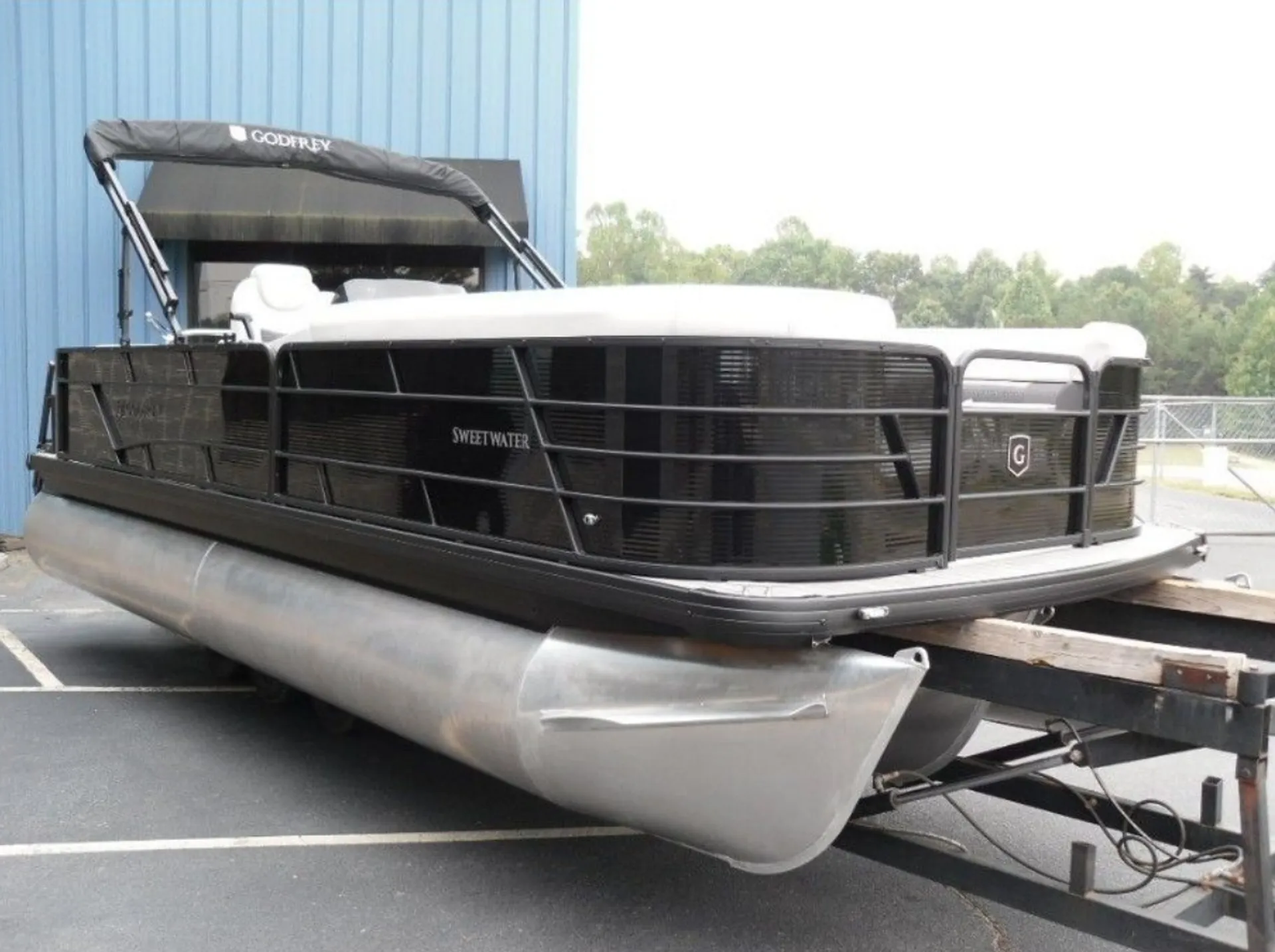 Lake Wylie 23’ Party Pontoon