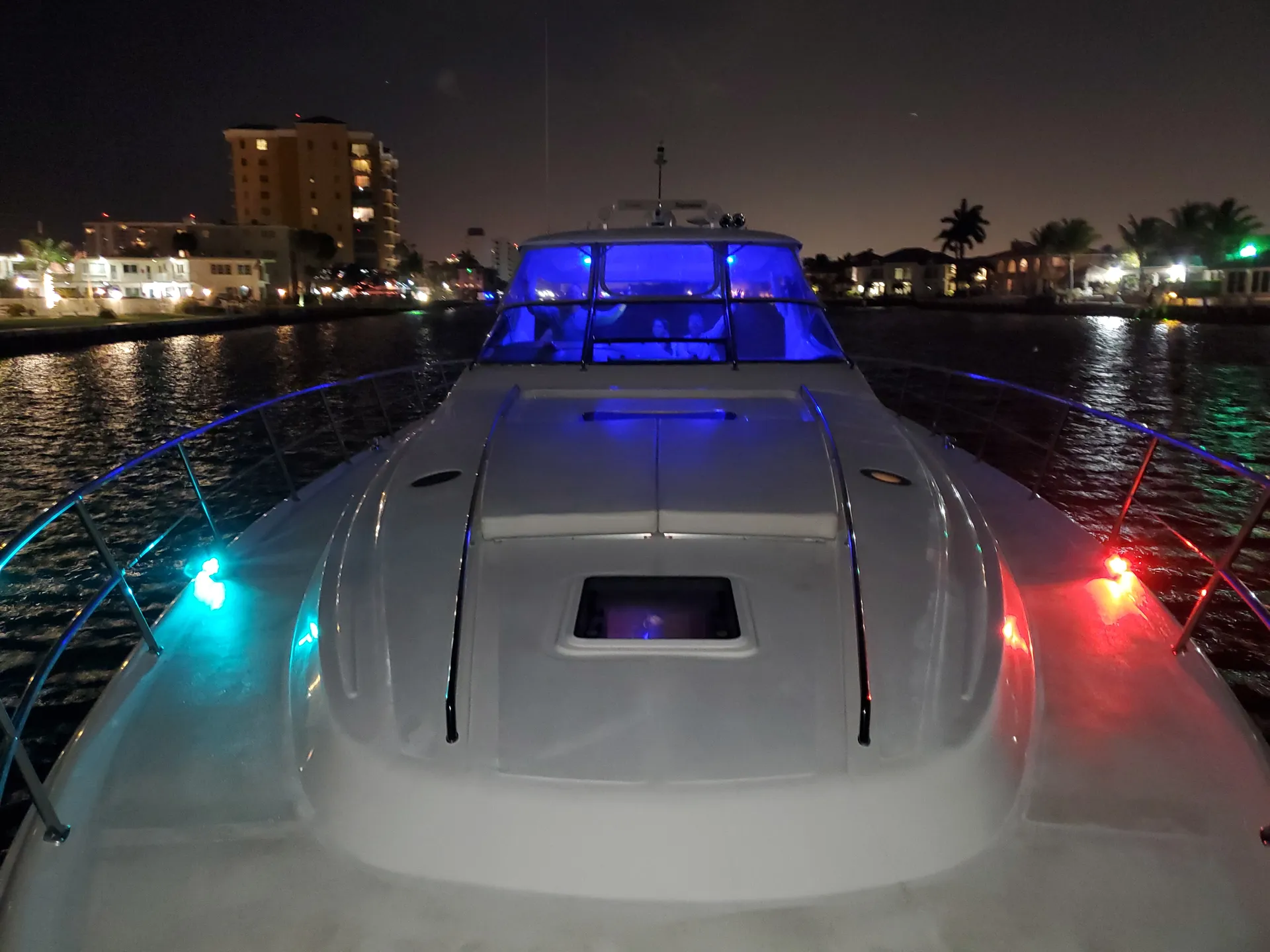 Gorgeous 60' Yacht - "Brown Eyed Girl" up to 13 ppl ** FALL SPECIALS
