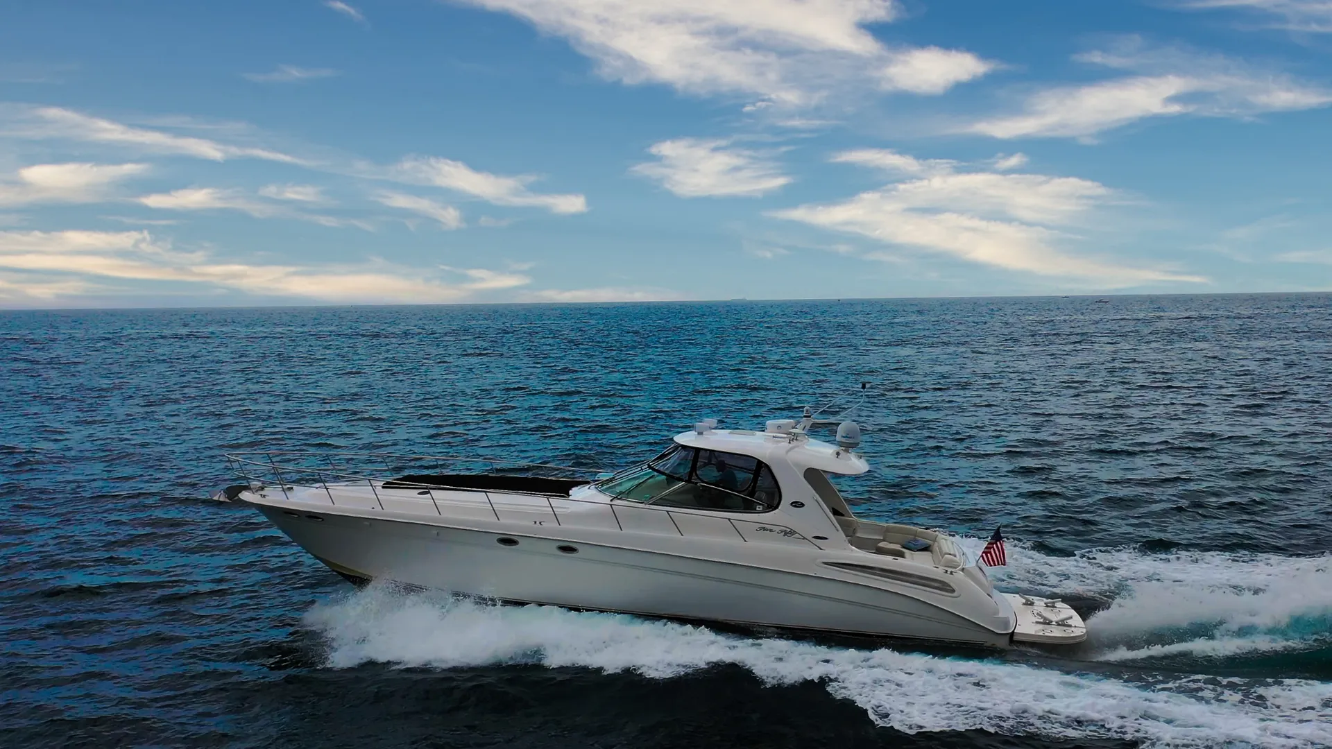 Gorgeous 60' Yacht - "Brown Eyed Girl" up to 13 ppl ** FALL SPECIALS