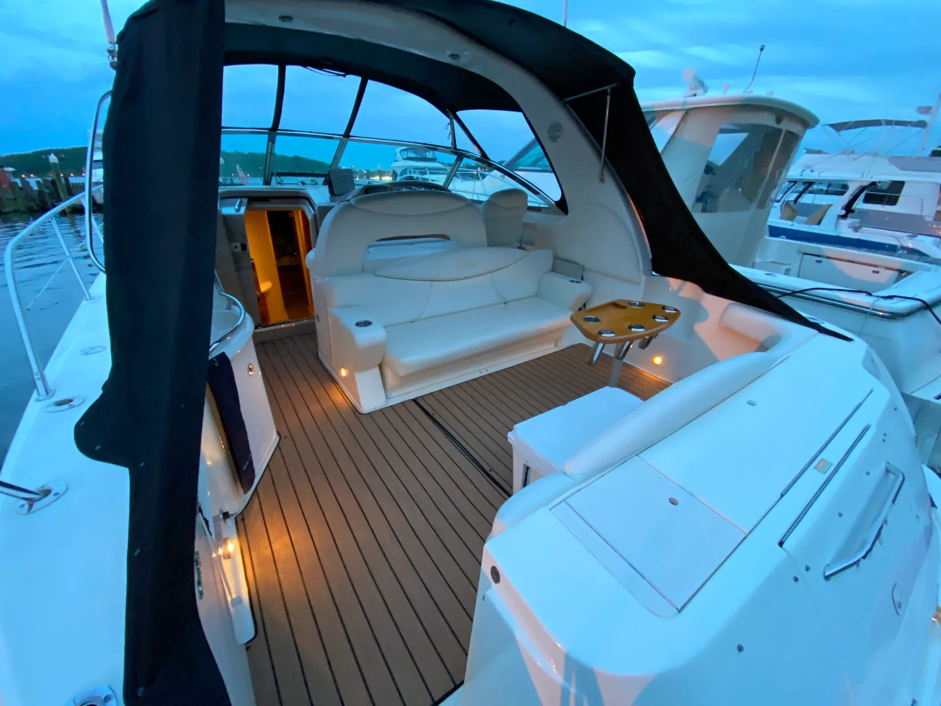 Sea Ray Boats 410 Express Cruiser in ENGLEWD CLFS, NJ — photo 3