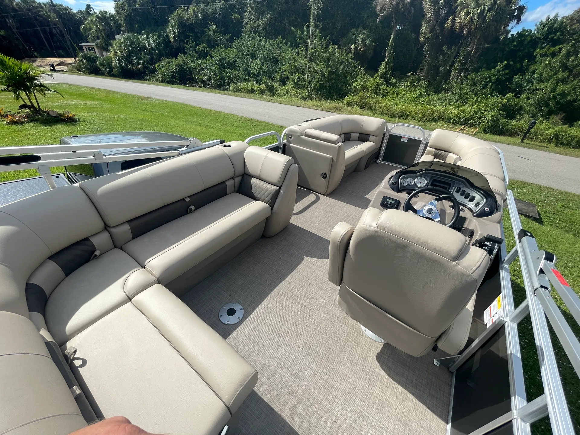 SUN TRACKER PARTY BARGE 20 DLX in North Port, FL — photo 5