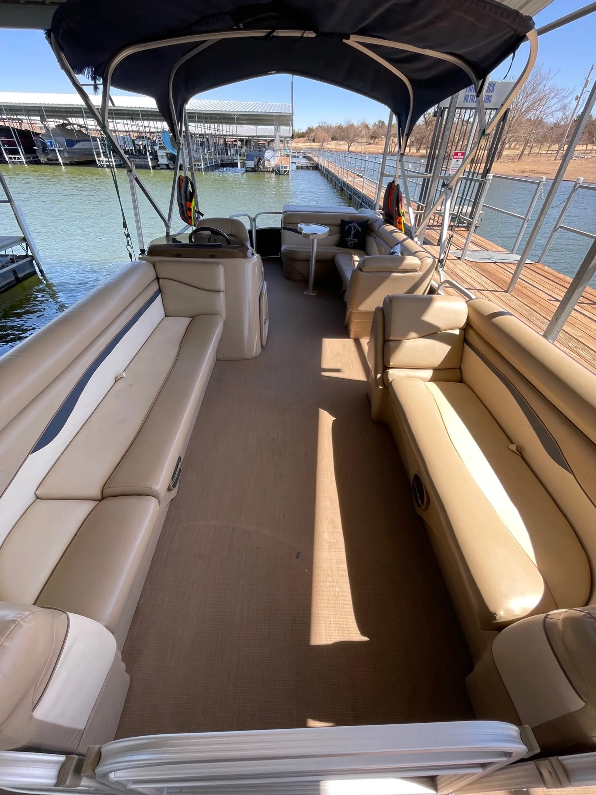 Pontoon rental