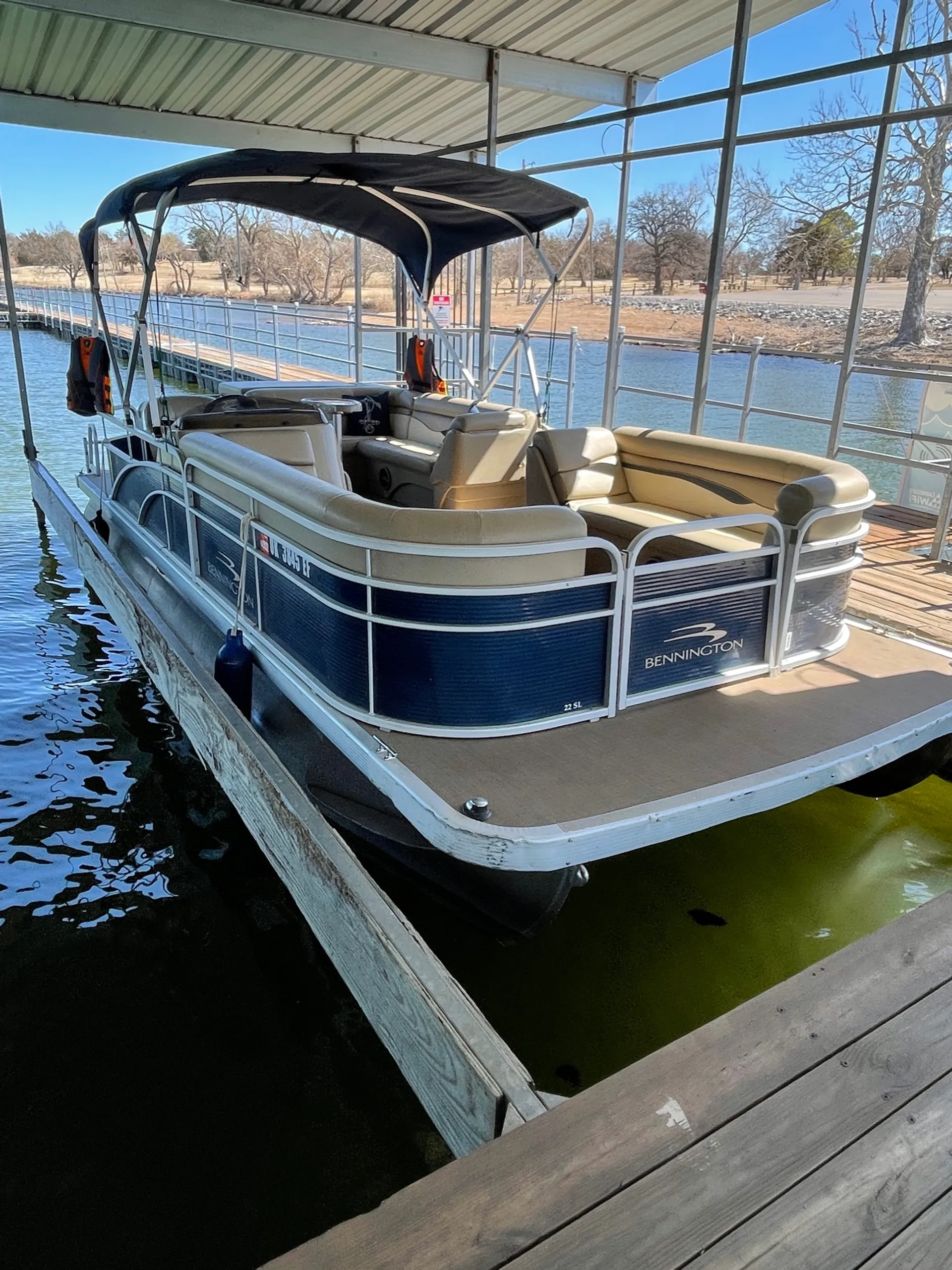 Pontoon rental