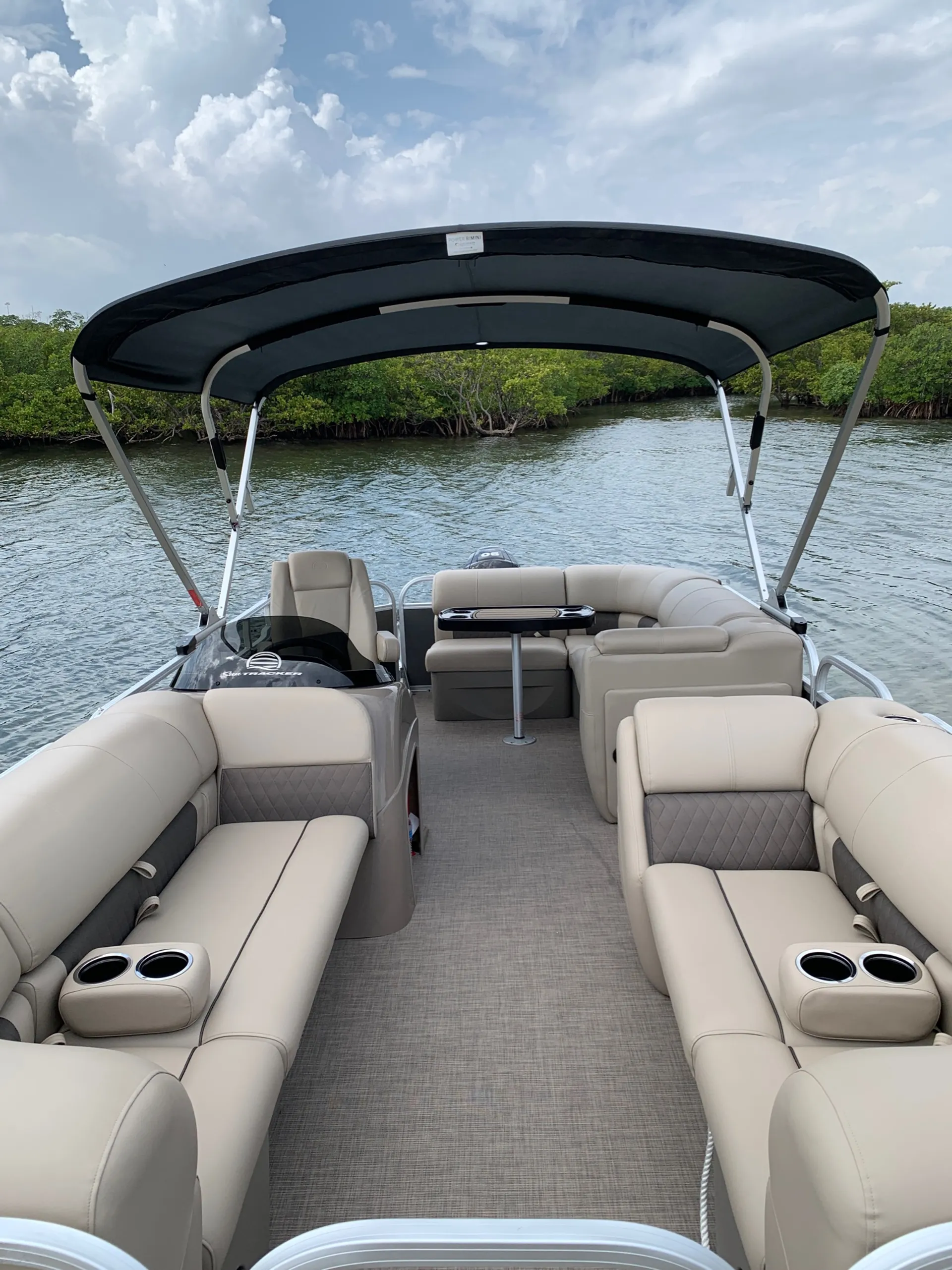 SUN TRACKER PARTY BARGE 20 DLX in Fort Lauderdale, FL — photo 4