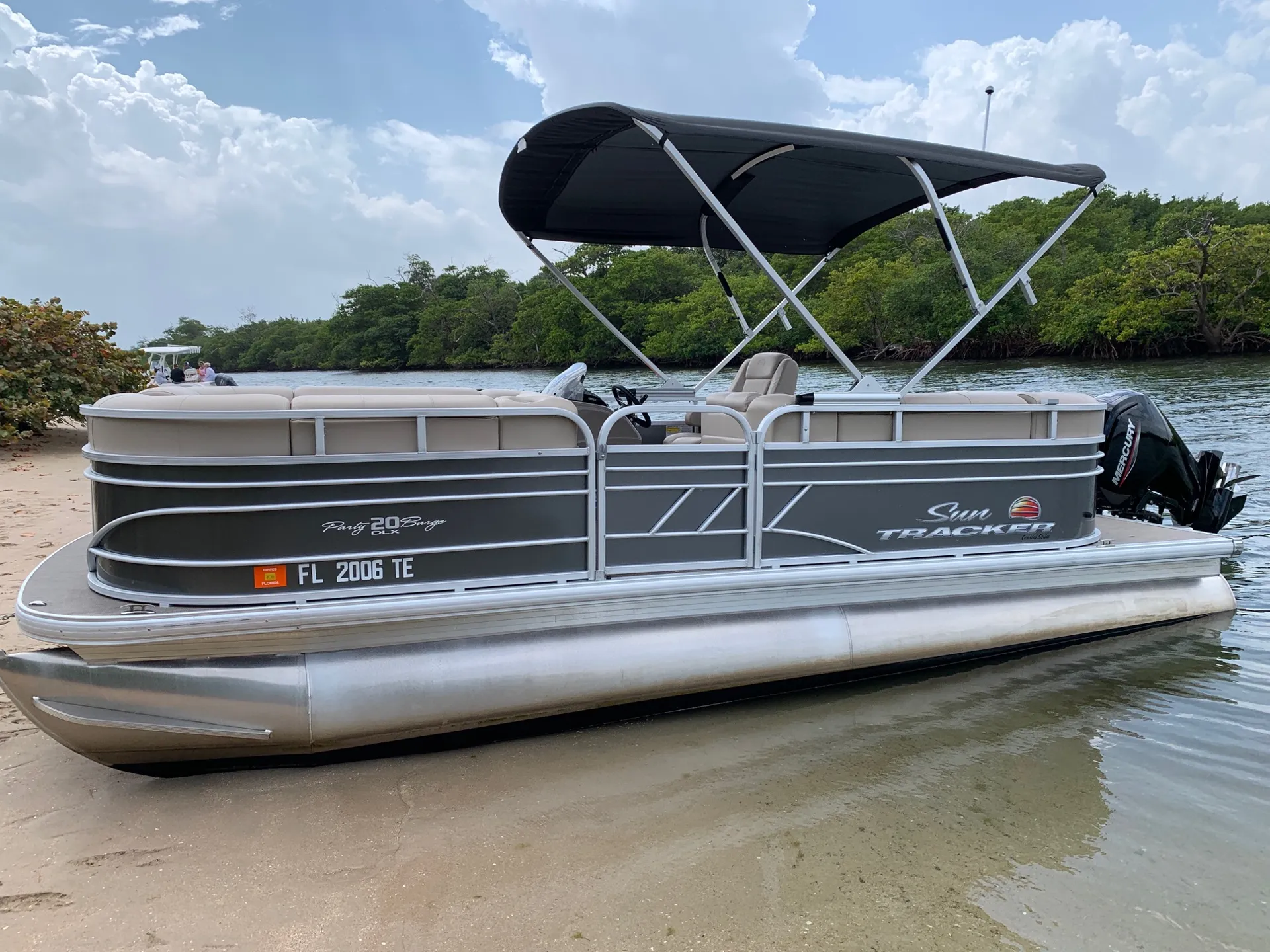 SUN TRACKER PARTY BARGE 20 DLX in Fort Lauderdale, FL — photo 3