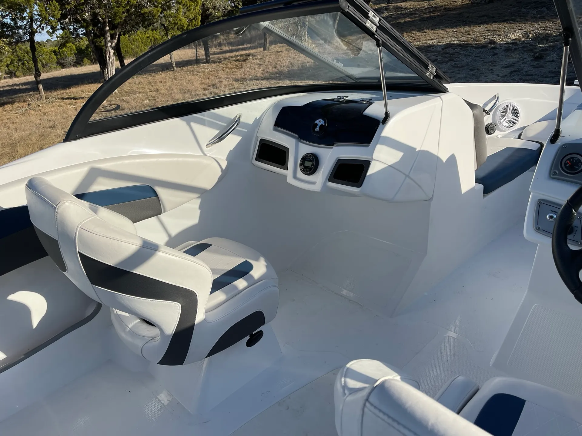 TAHOE BY TRACKER MARINE 550 TF W/115EXLPT 4-S W/TRLR in Canyon Lake, TX — photo 6