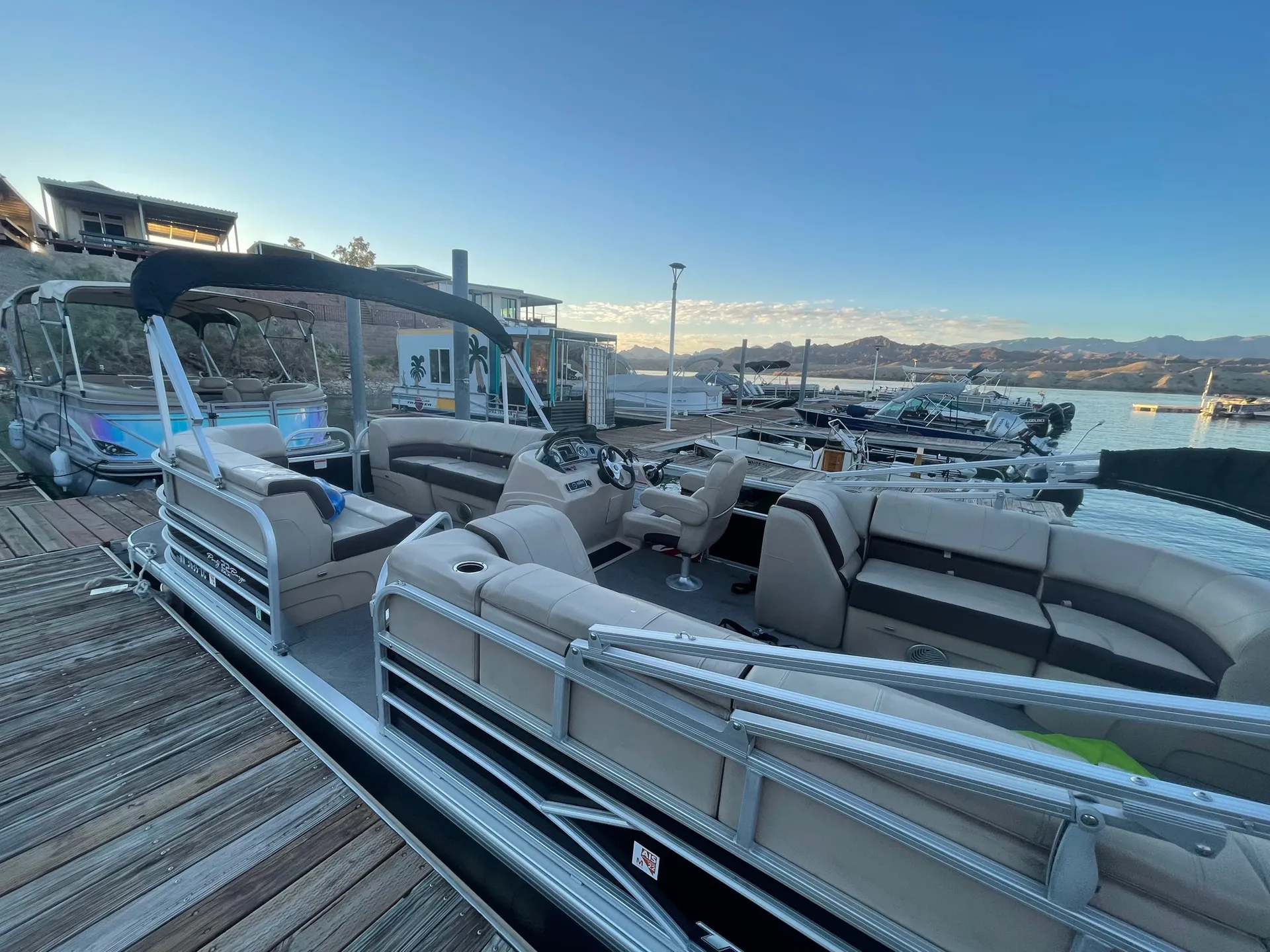 SUN TRACKER PARTY BARGE 22 DLX in Lake Havasu City, AZ — photo 5