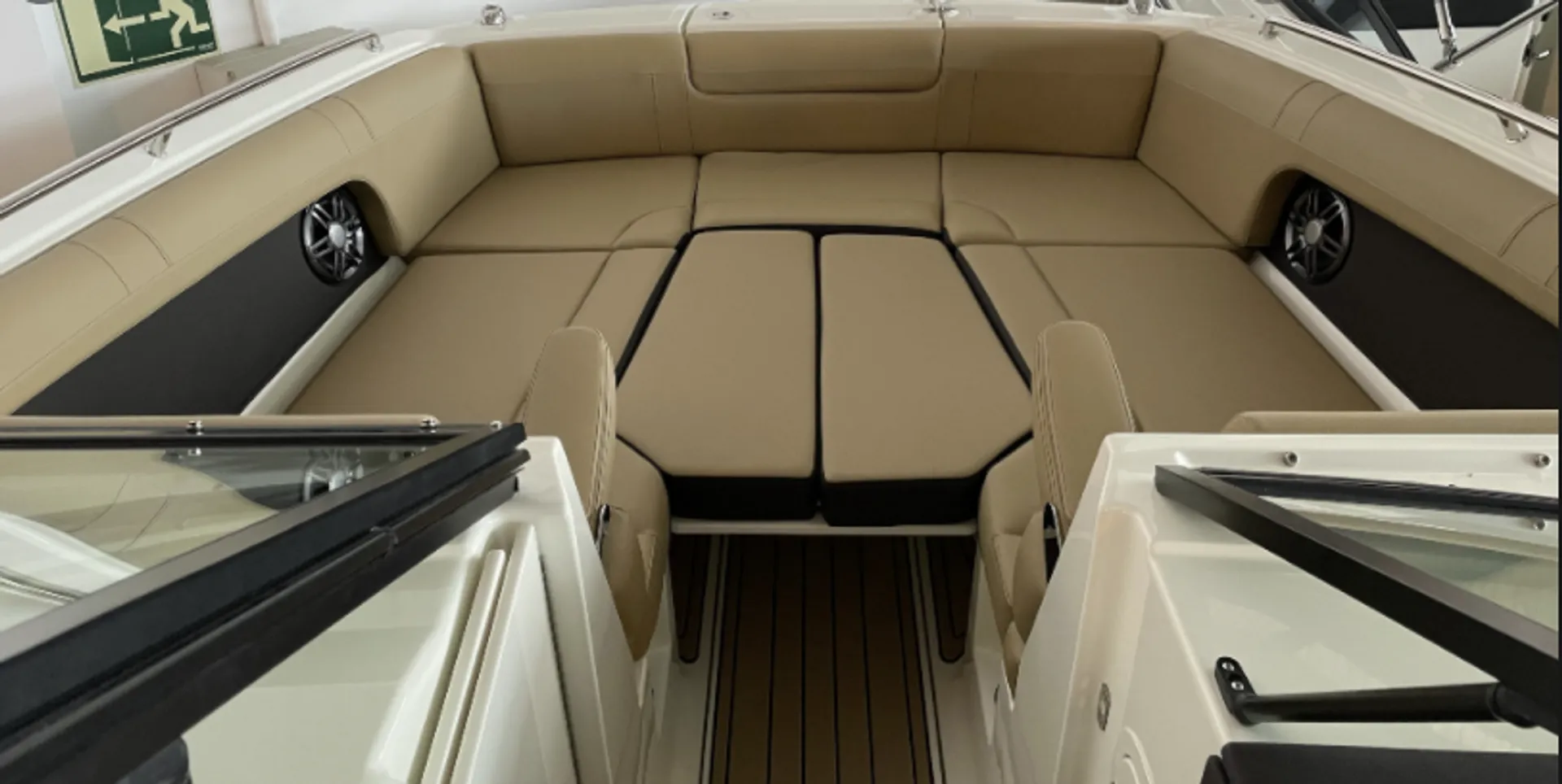 SEA RAY BOATS 270 SUNDECK in Sag Harbor, NY — photo 5