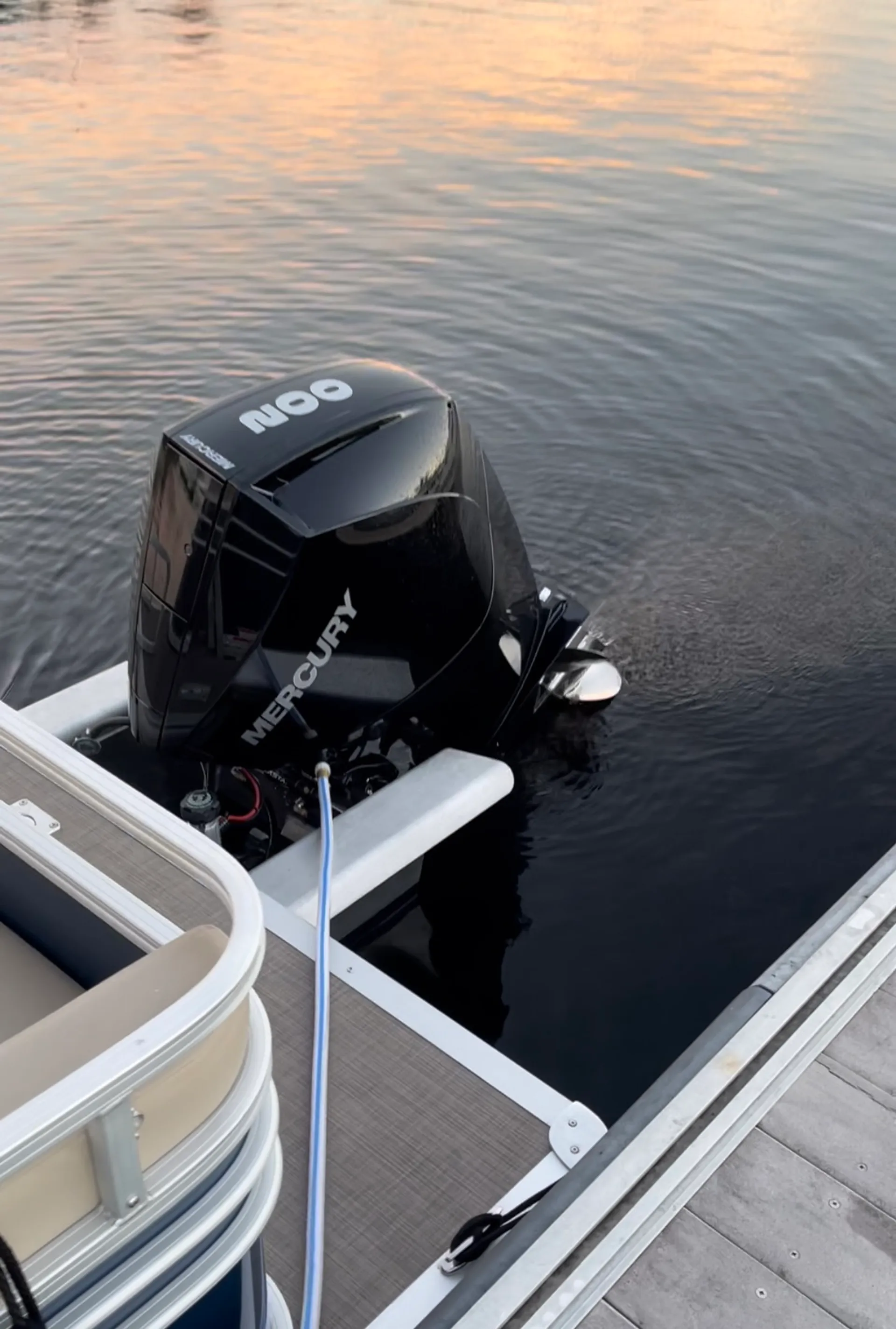 22' Sun Tracker Tritoon 200HP (Gas Partially Inluded)