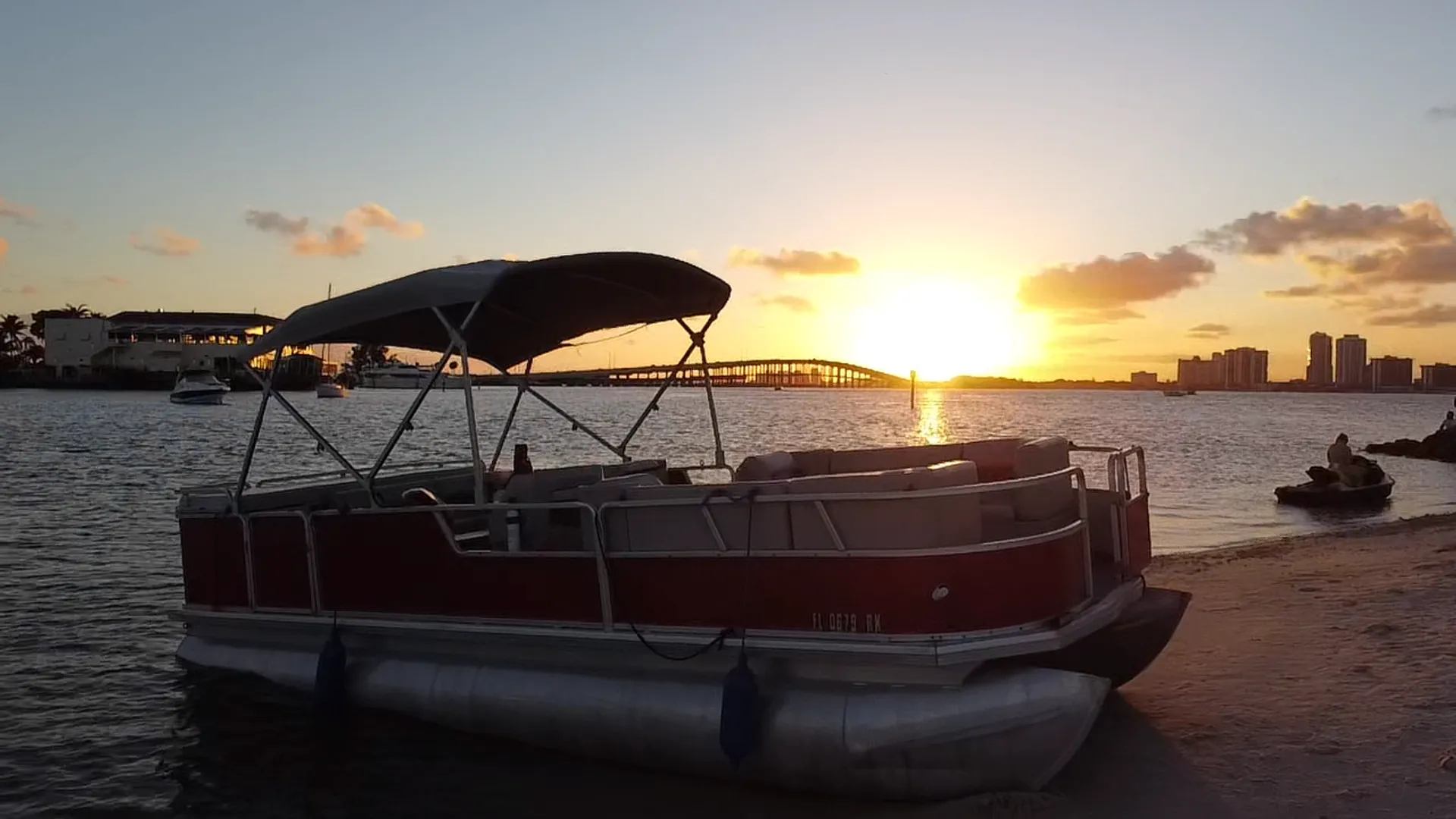 Kennedy Pontoons Pontoon boat in Miami, FL — photo 3