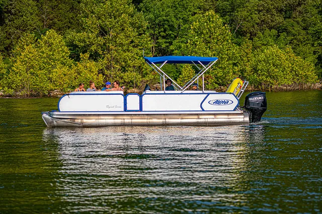 Rent a Aloha 25 Tritoon pontoon in Silver Point, TN near me