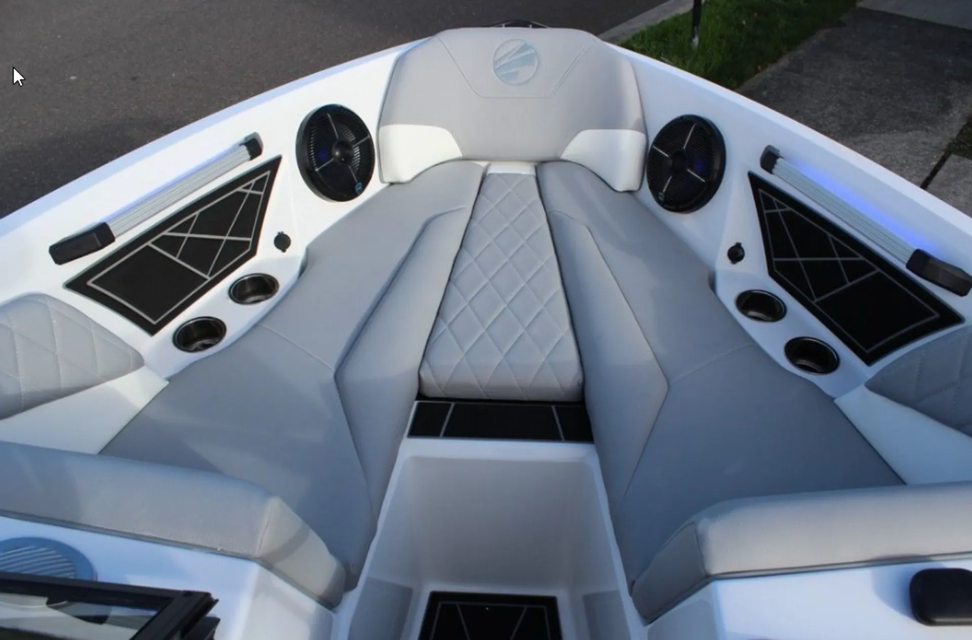 Instant Book this Wakesurf Boat! Grapevine Lake, PK, Lewisville, Etc. 