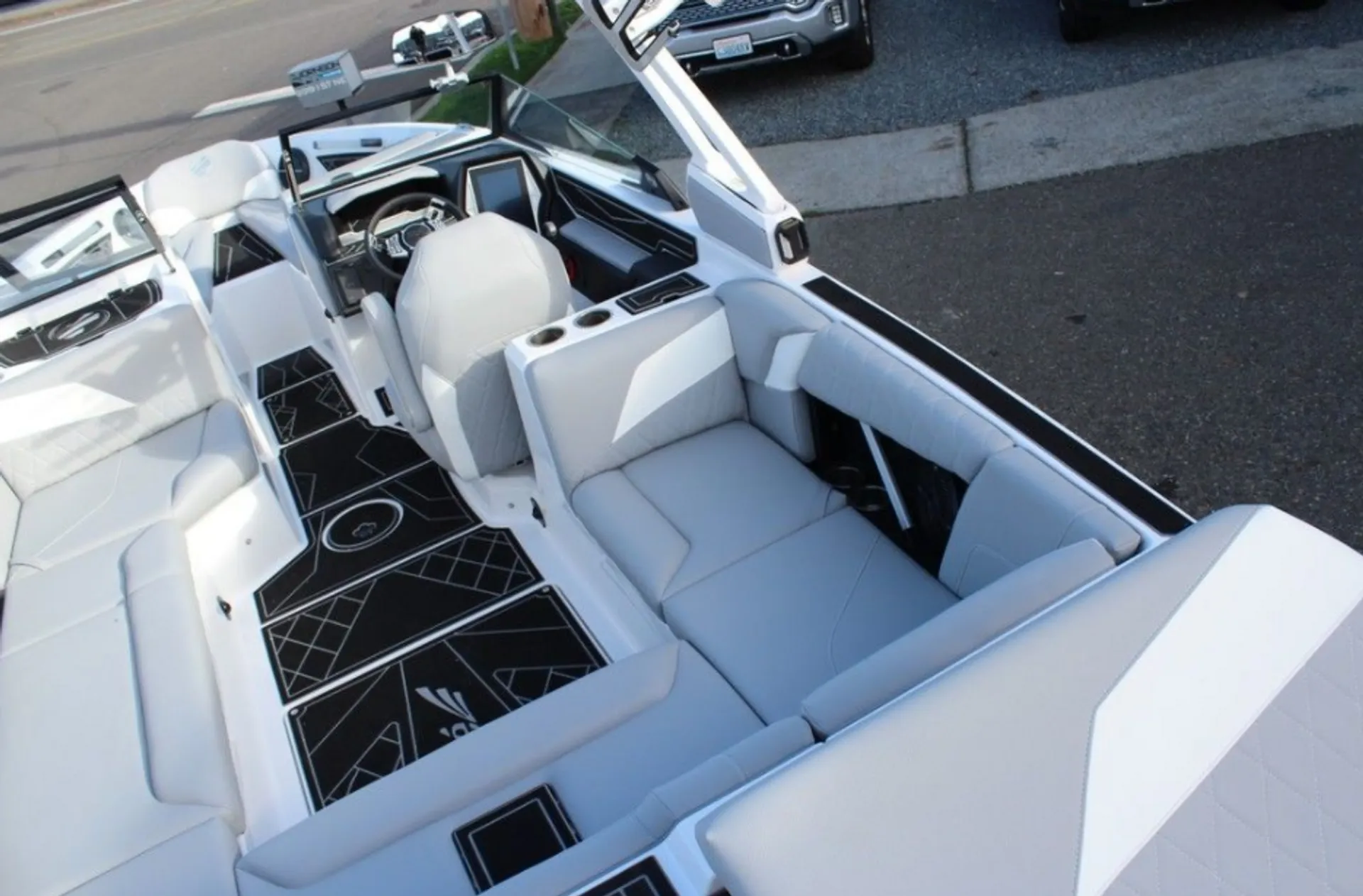 Instant Book this Wakesurf Boat! Grapevine Lake, PK, Lewisville, Etc. 