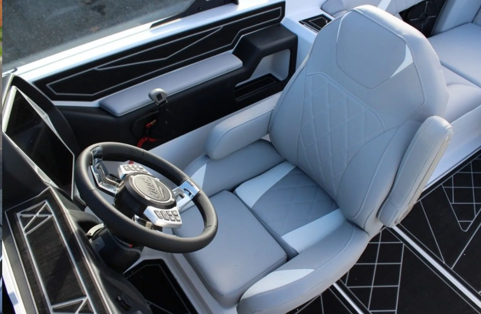 Instant Book this Wakesurf Boat! Grapevine Lake, PK, Lewisville, Etc. 