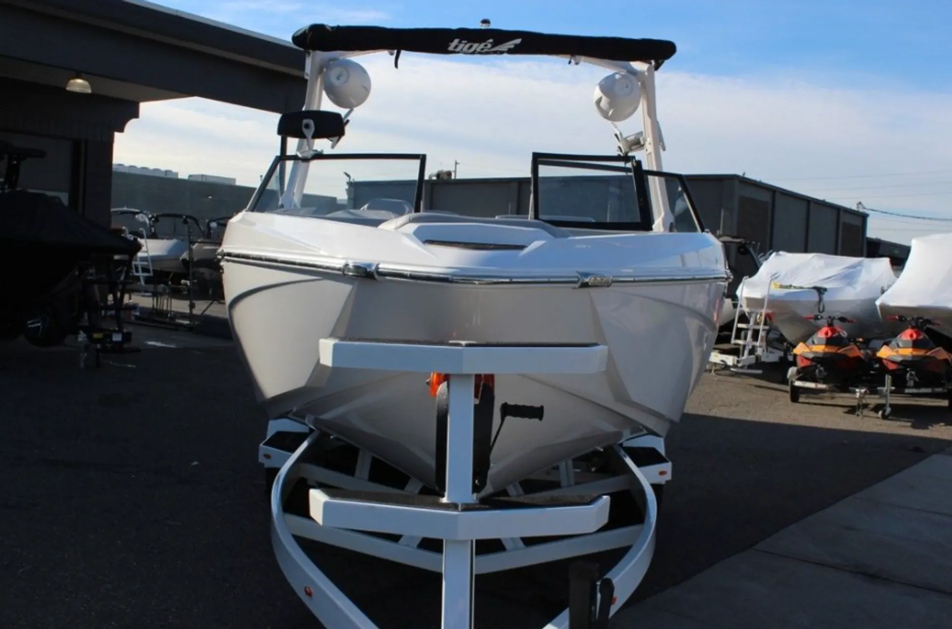 Instant Book this Wakesurf Boat! Grapevine Lake, PK, Lewisville, Etc. 