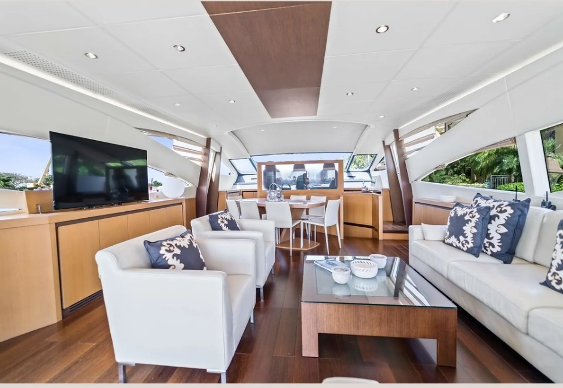Pershing 94ft w/flybridge sport in North Miami Beach, FL — photo 5