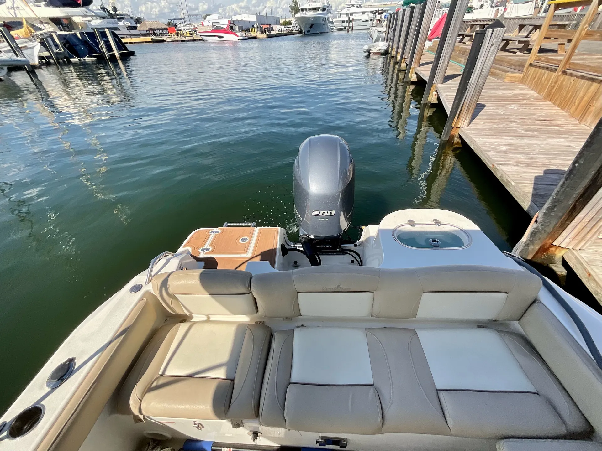 NAUTICSTAR BOATS 2302 LEGACY W/F200XB in Dania Beach, FL — photo 3