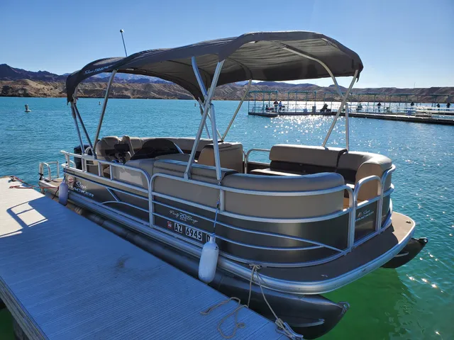 Rent a SUN TRACKER pontoon in Lake Havasu City, AZ near me