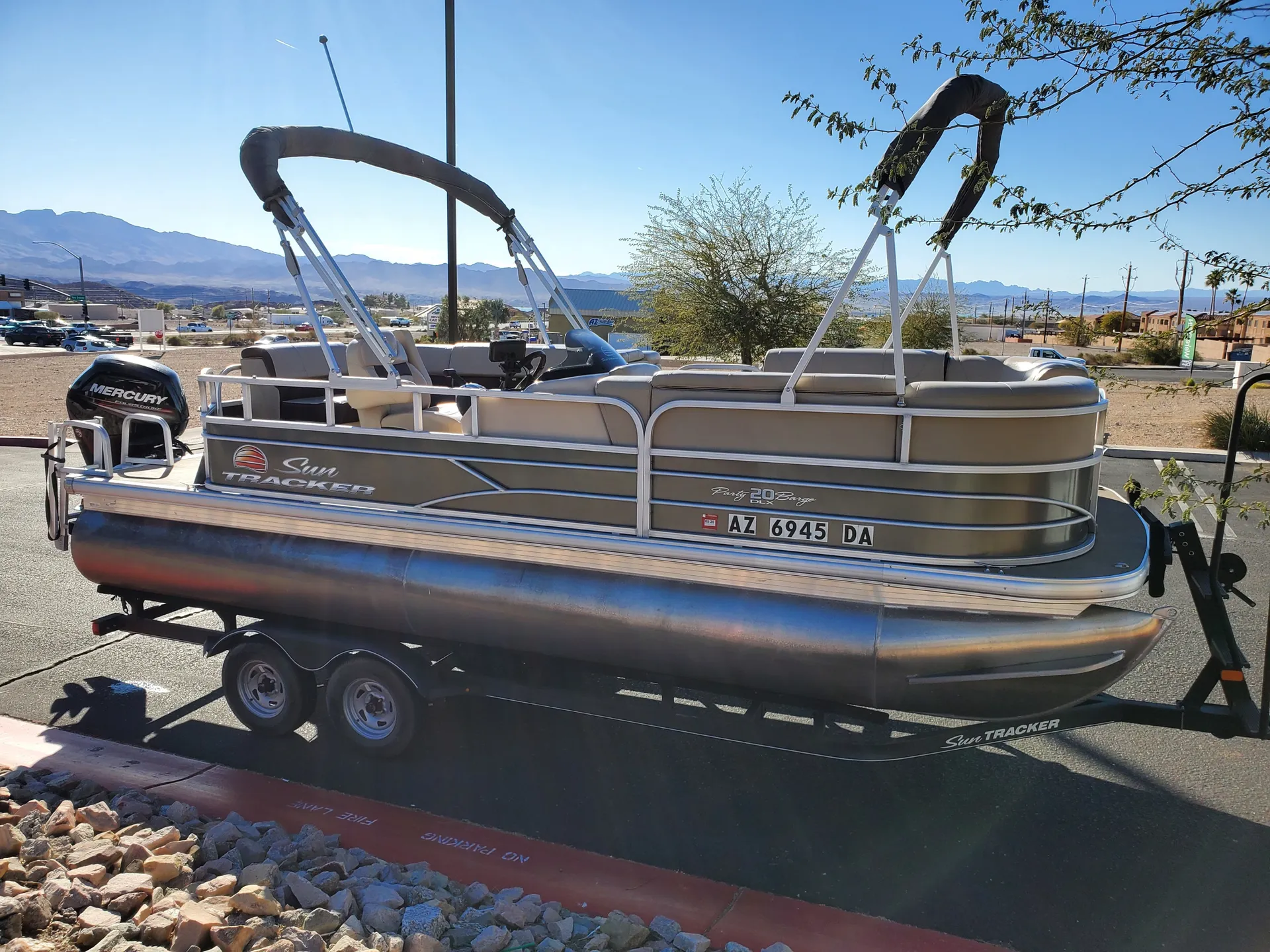2018 Suntracker 20DLX Party Barge