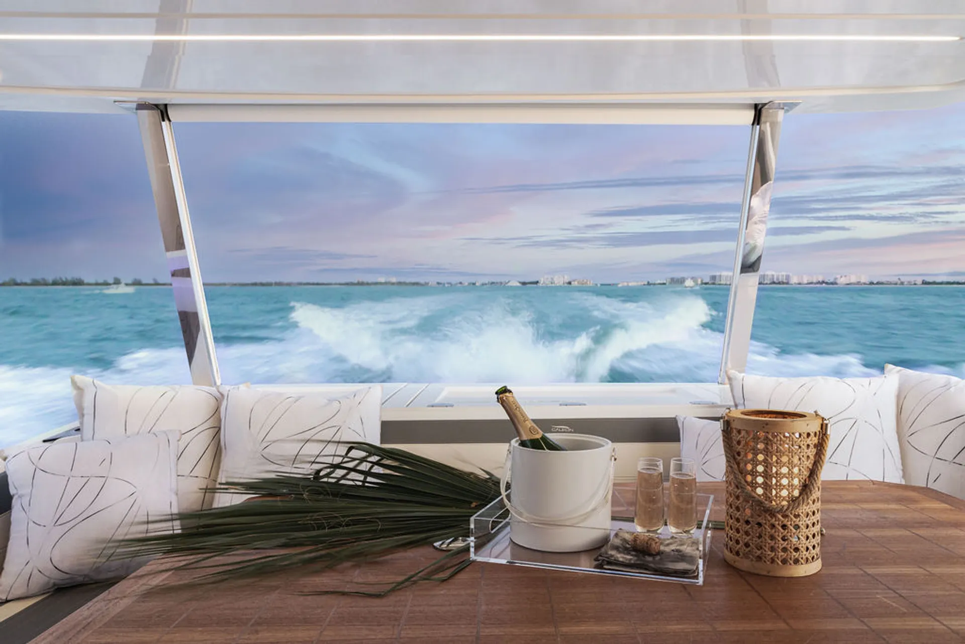 ✰TIME 4 U: 2020 72ft Yacht  Flybridge w/ Bar, Water Toys, &amp; Concierge✰