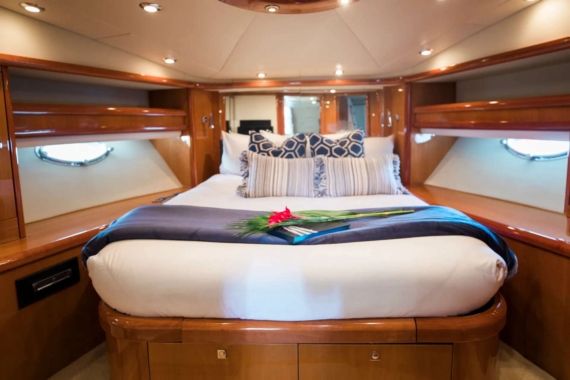 Luxury Sunseeker 72 Predator 