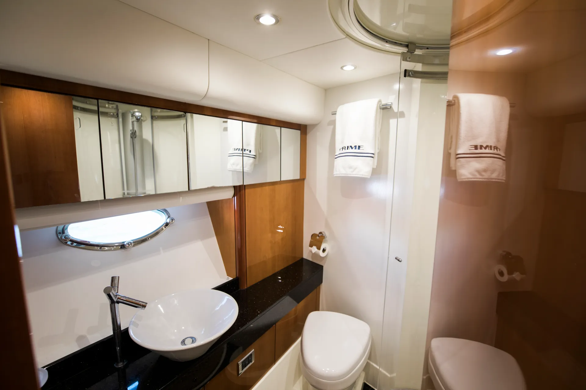 Luxury Sunseeker 72 Predator 